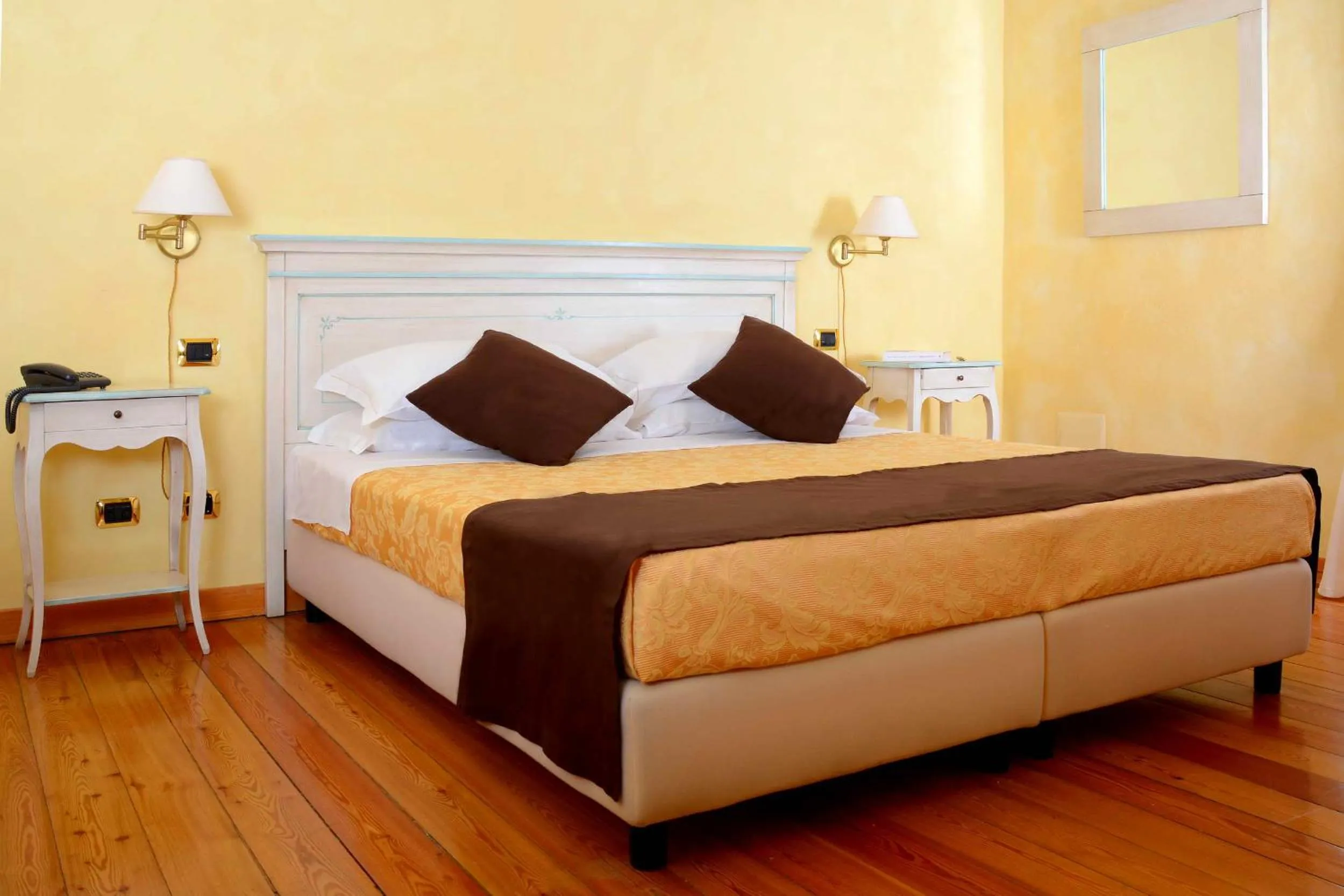 Bedroom, Bed in Albergo Dimora Storica Antica Hostelleria