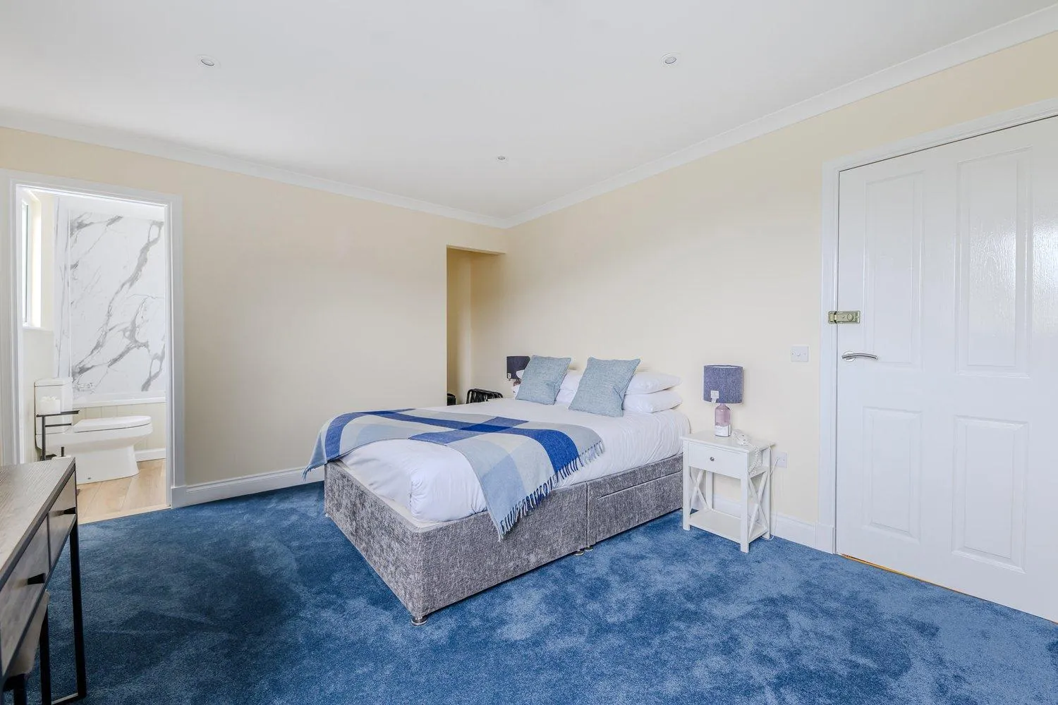 Bed in Loch Ness Clansman Hotel