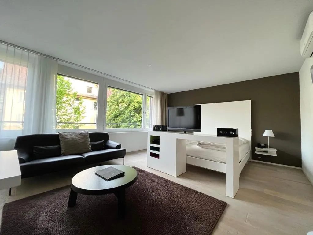 Communal lounge/ TV room in City Apartments
