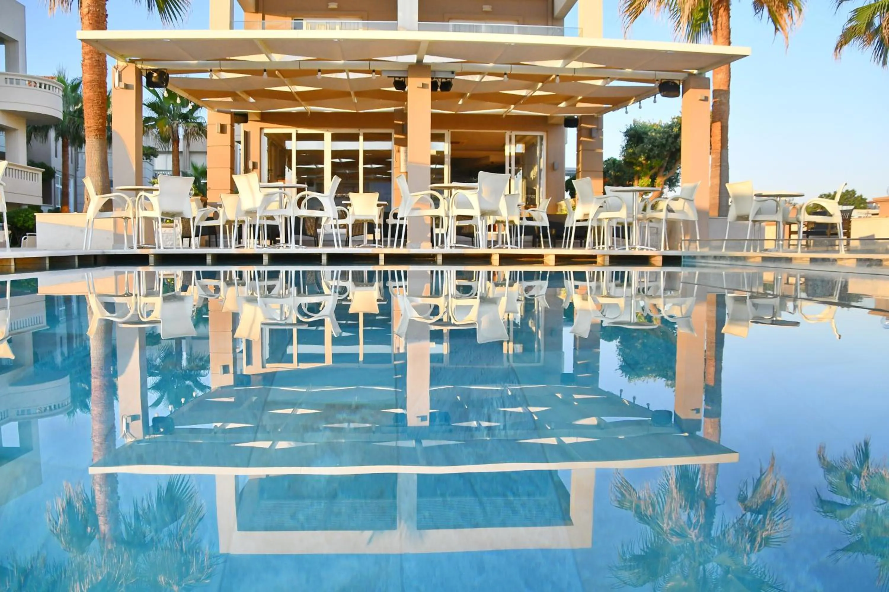 Swimming pool in Castro Beach Hotel
