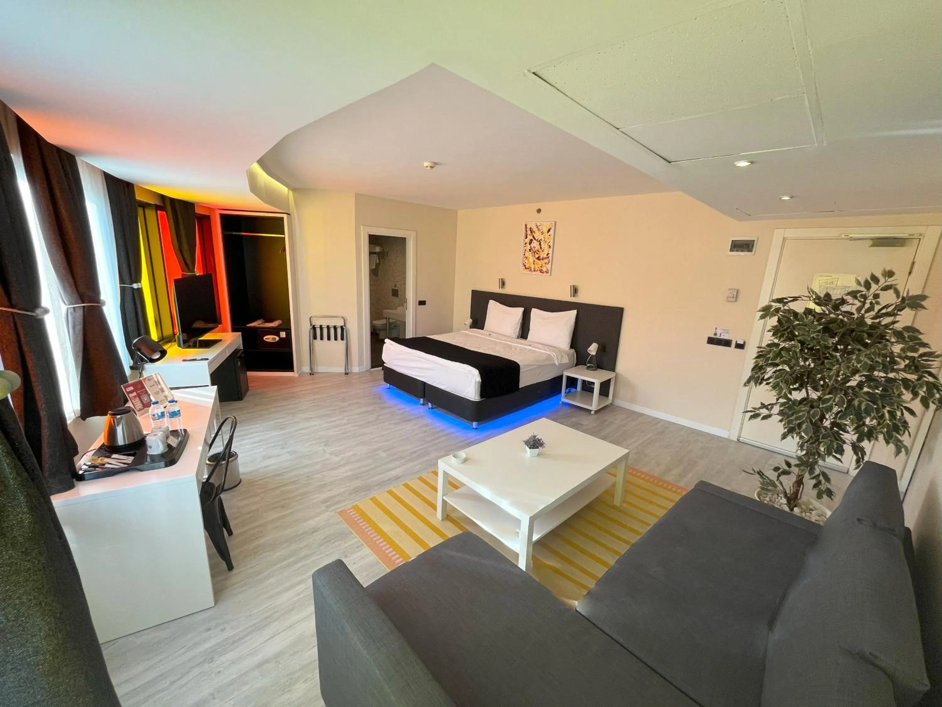 Photo of the whole room in Tempo Hotel Caglayan