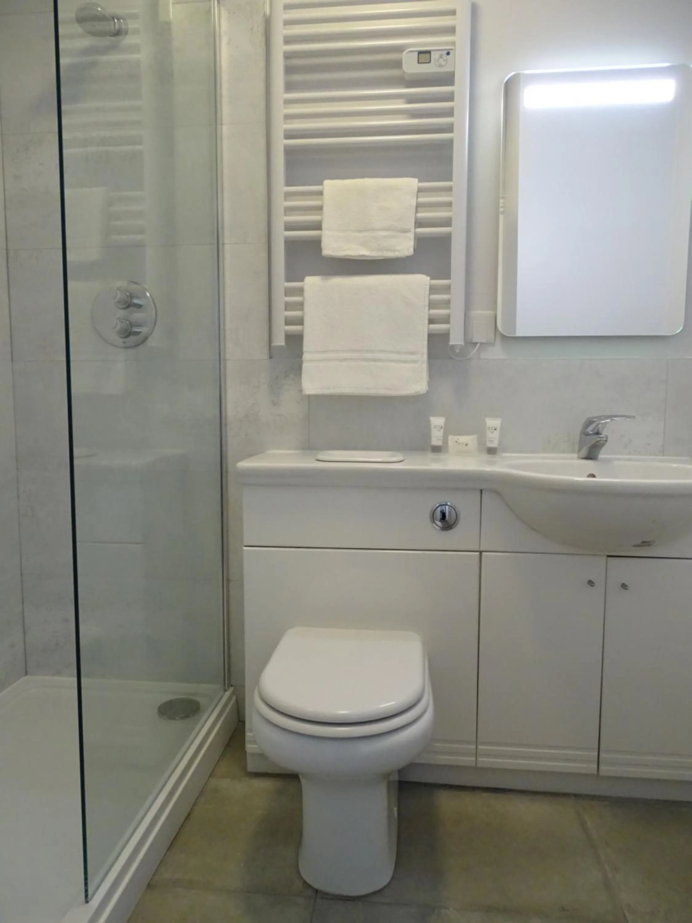 Bathroom in The Beeches Hotel & Leisure Club