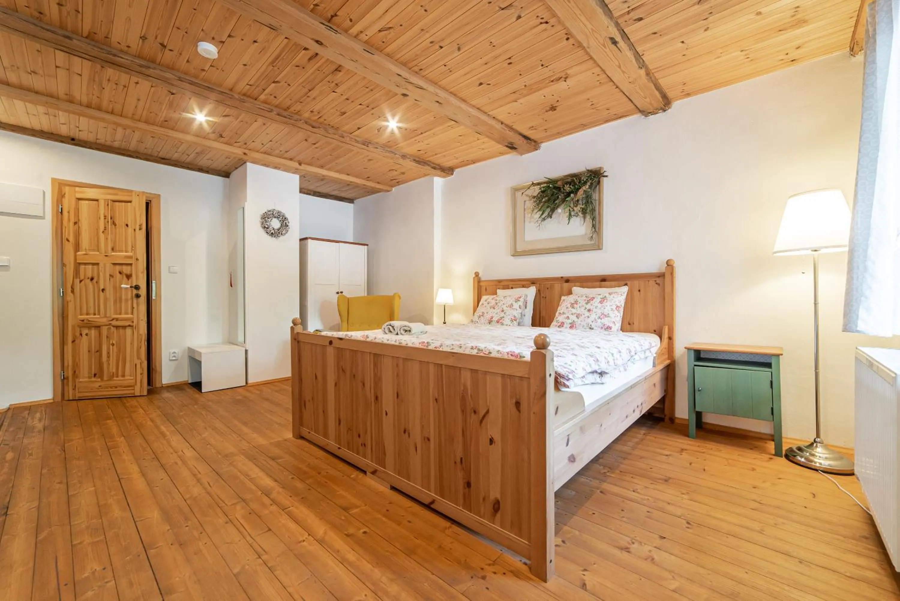 Bed in Hamr Divci Kamen