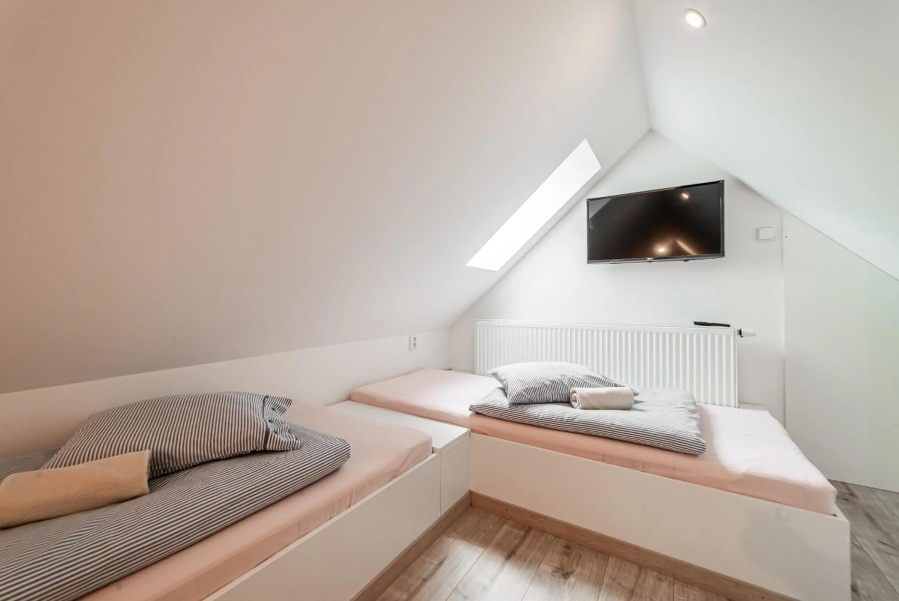 Bed in Hamr Divci Kamen