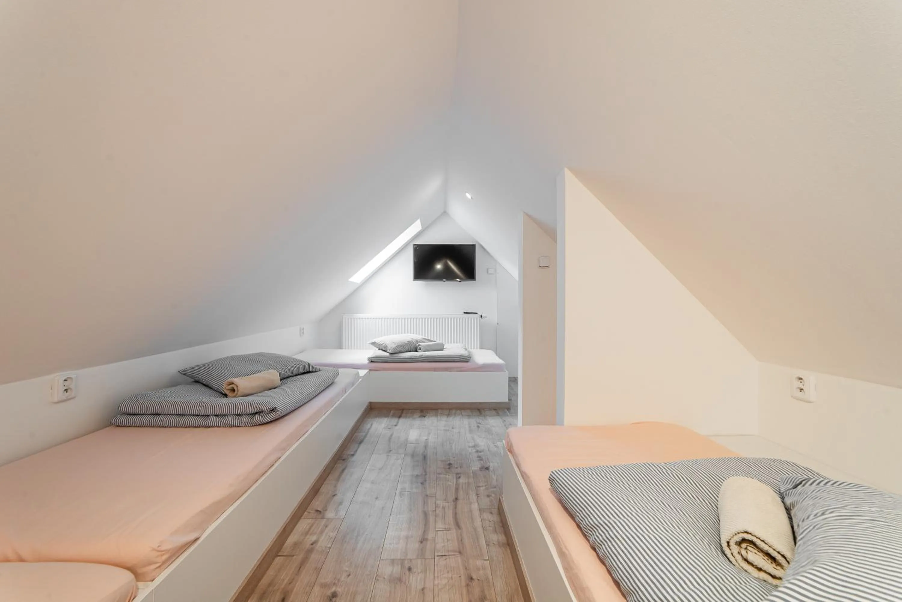 Bed in Hamr Divci Kamen