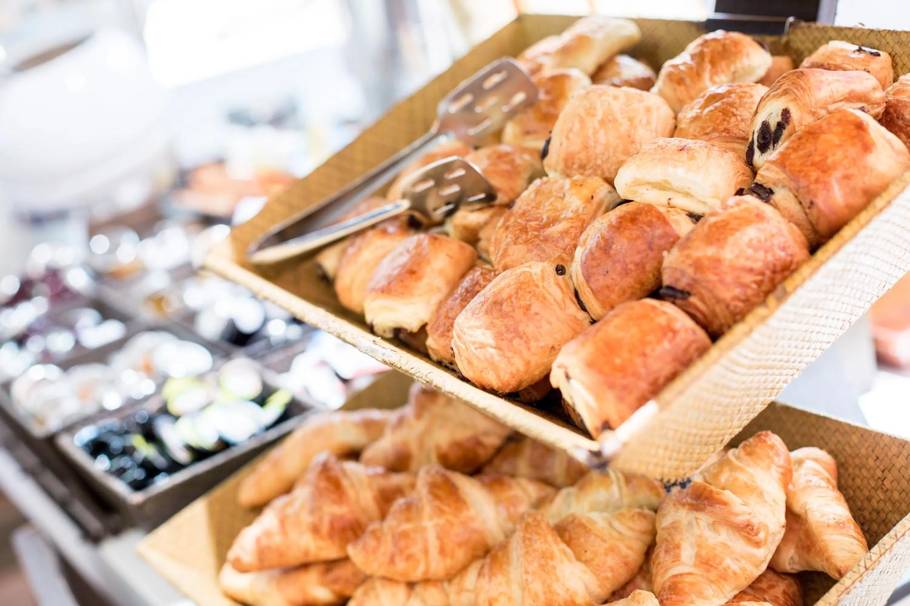 Buffet breakfast in Novotel London Paddington