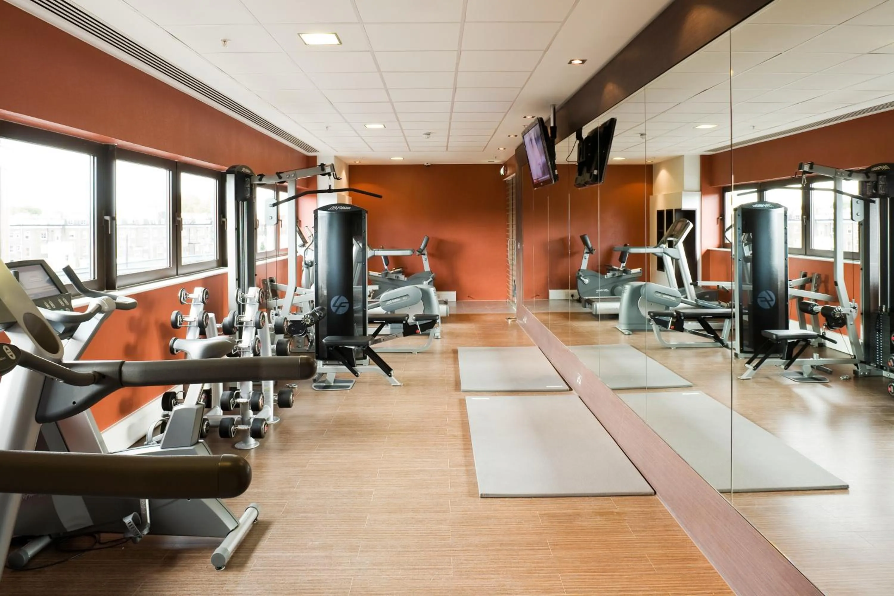 Fitness centre/facilities in Novotel London Paddington