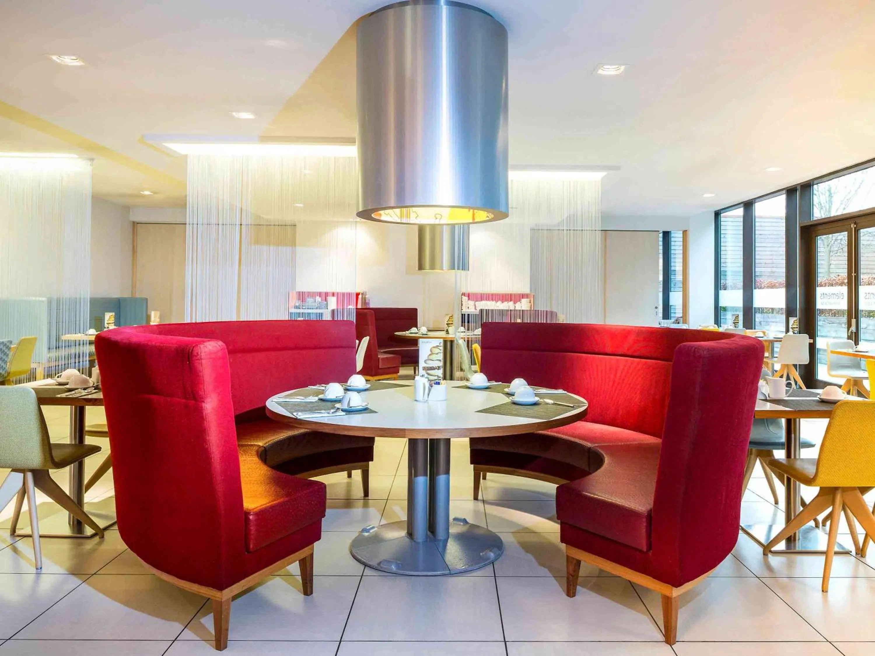 Restaurant/places to eat in Novotel London Paddington