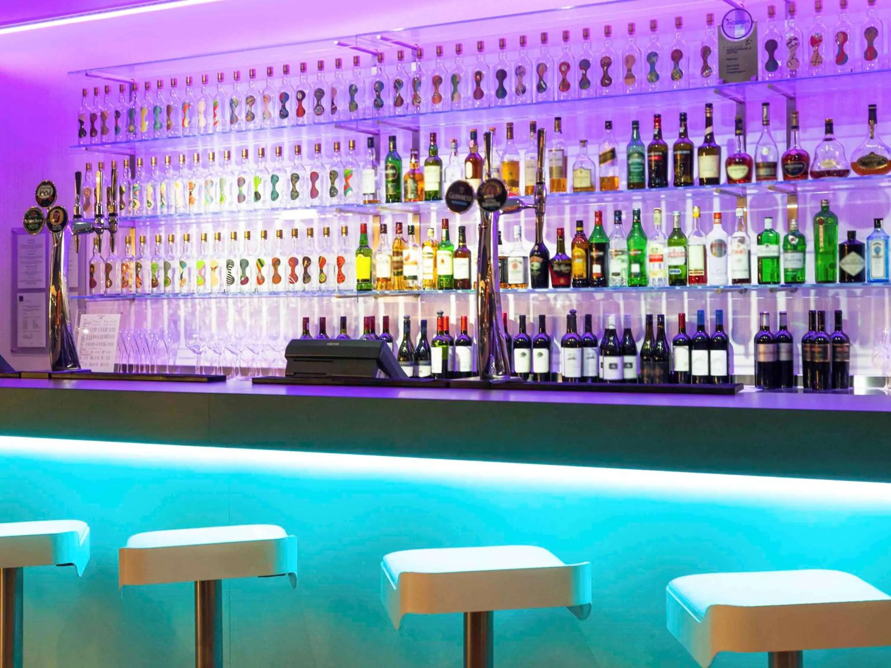 Lounge or bar in Novotel London Paddington