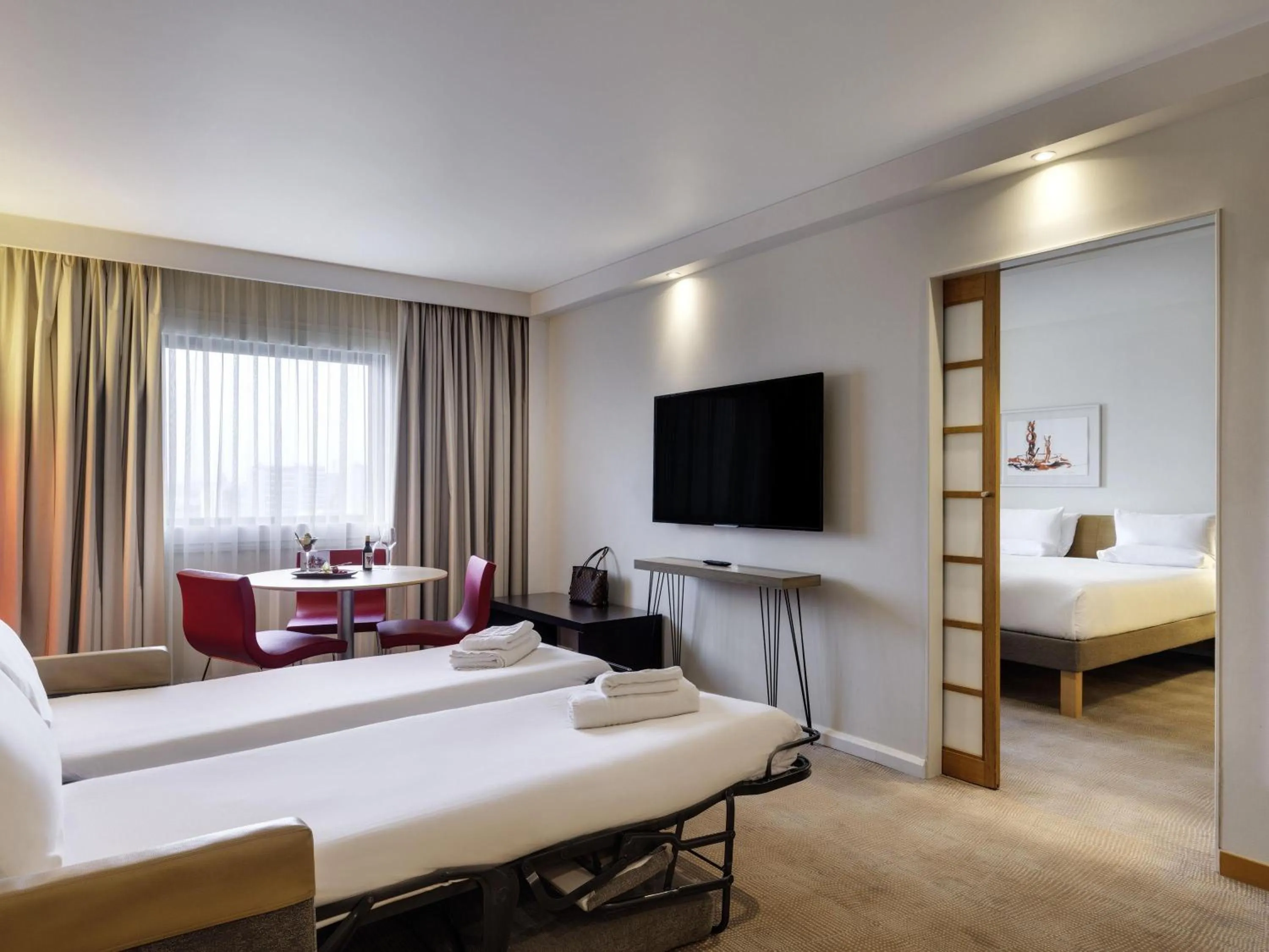 Bedroom, Bed in Novotel London Paddington