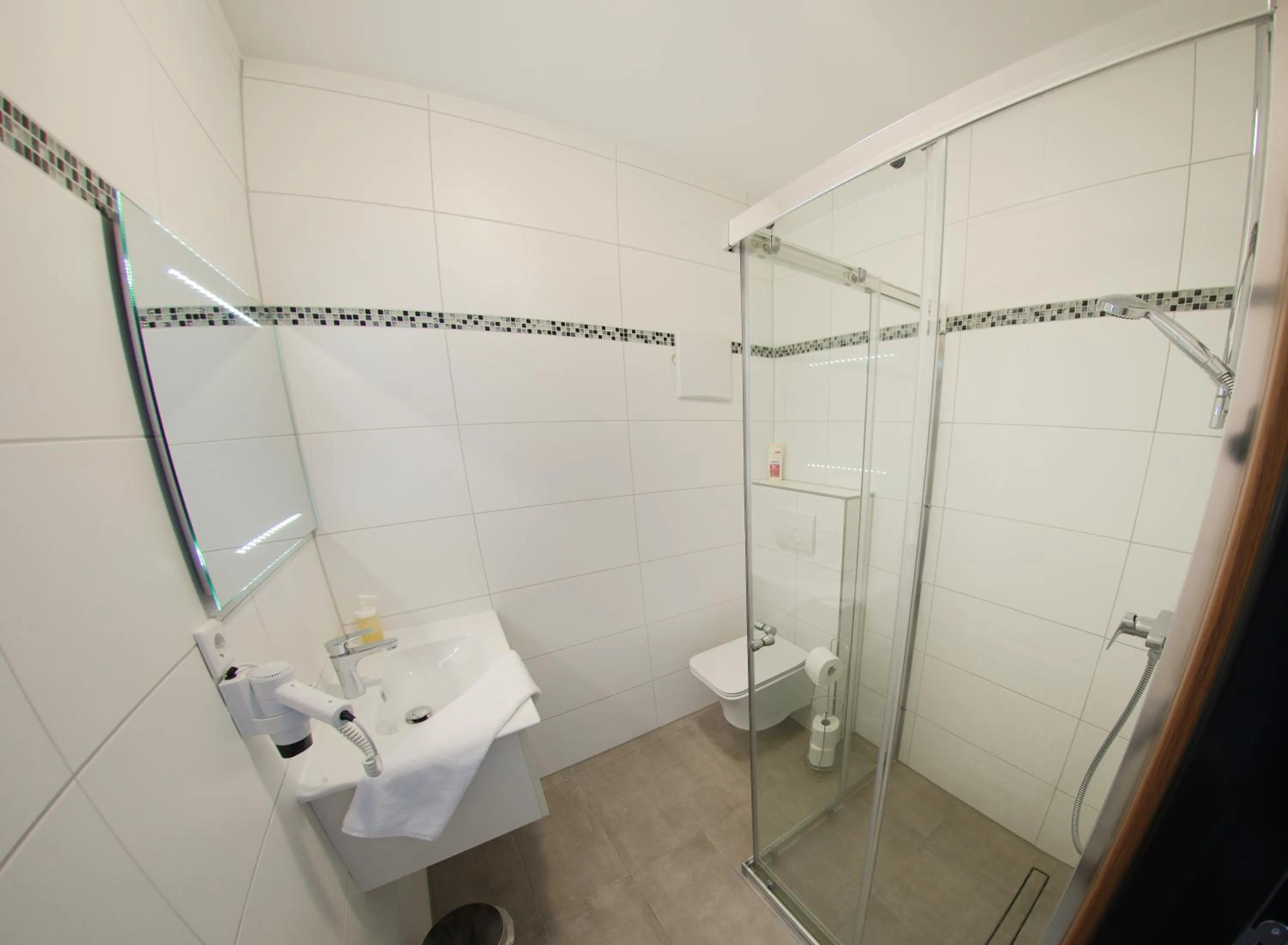 Bathroom in Hotel Hausen Obertshausen Frankfurt