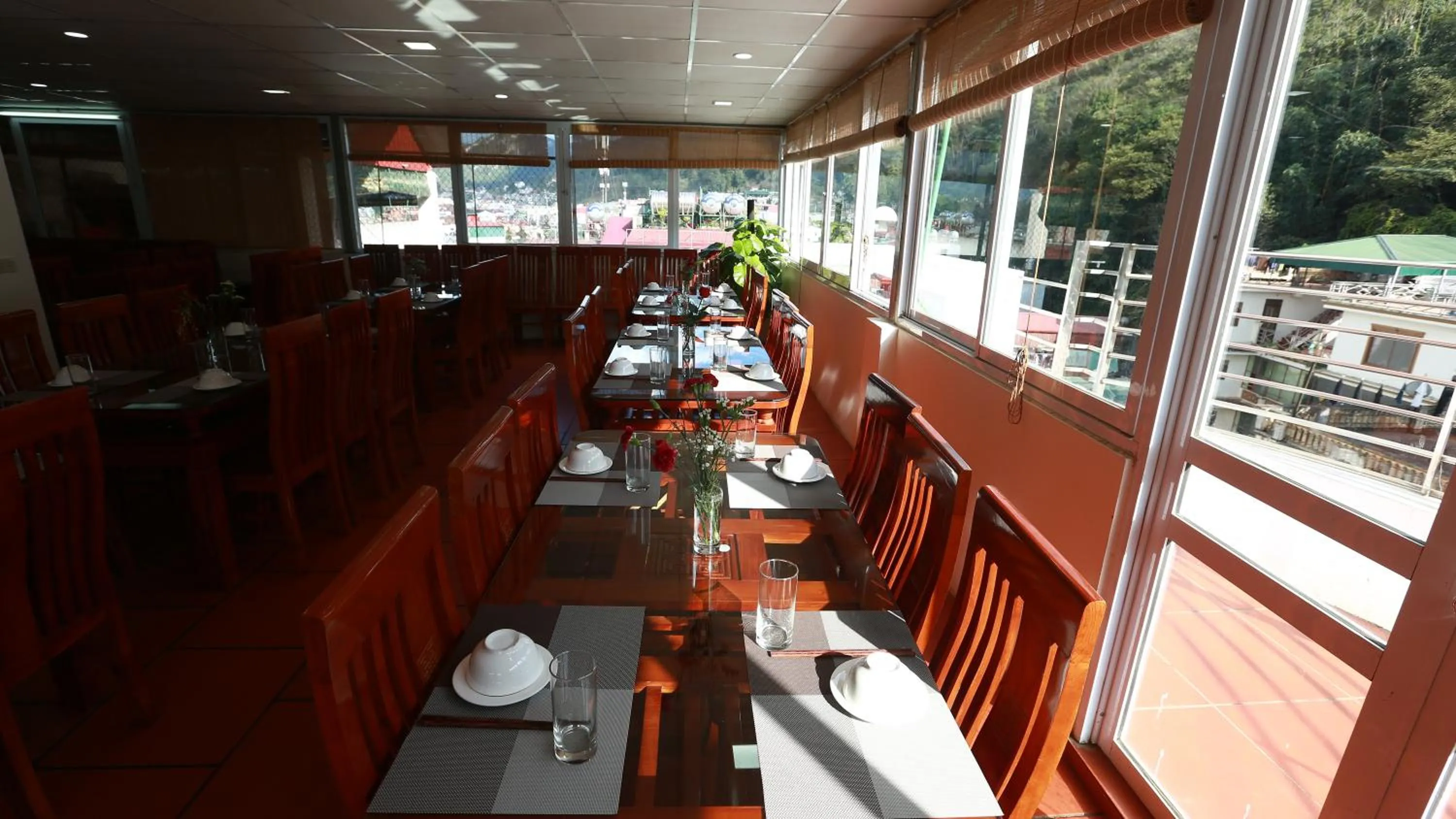 Restaurant/places to eat in Sapa Land Hotel