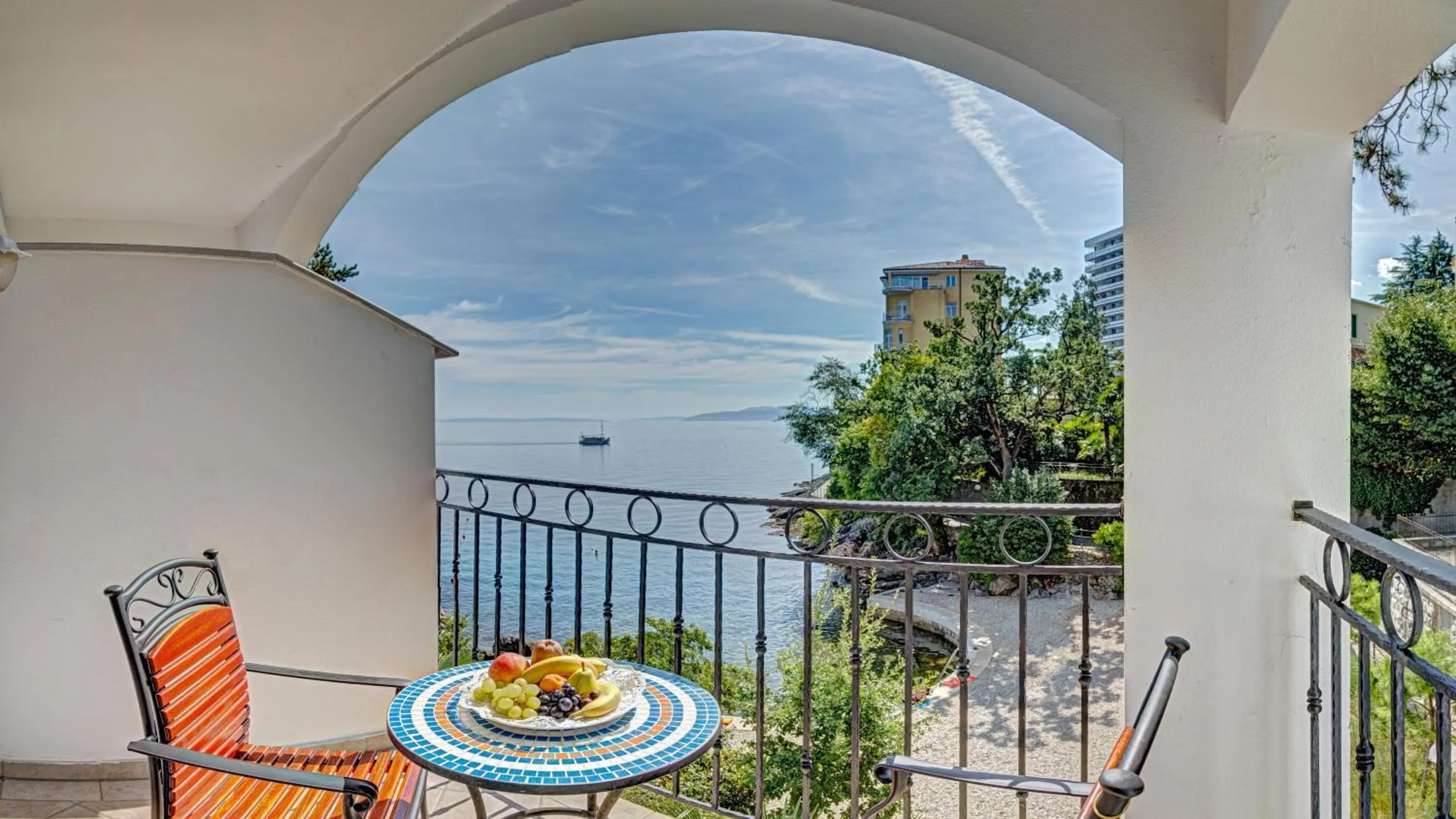 Day in Hotel Miramar