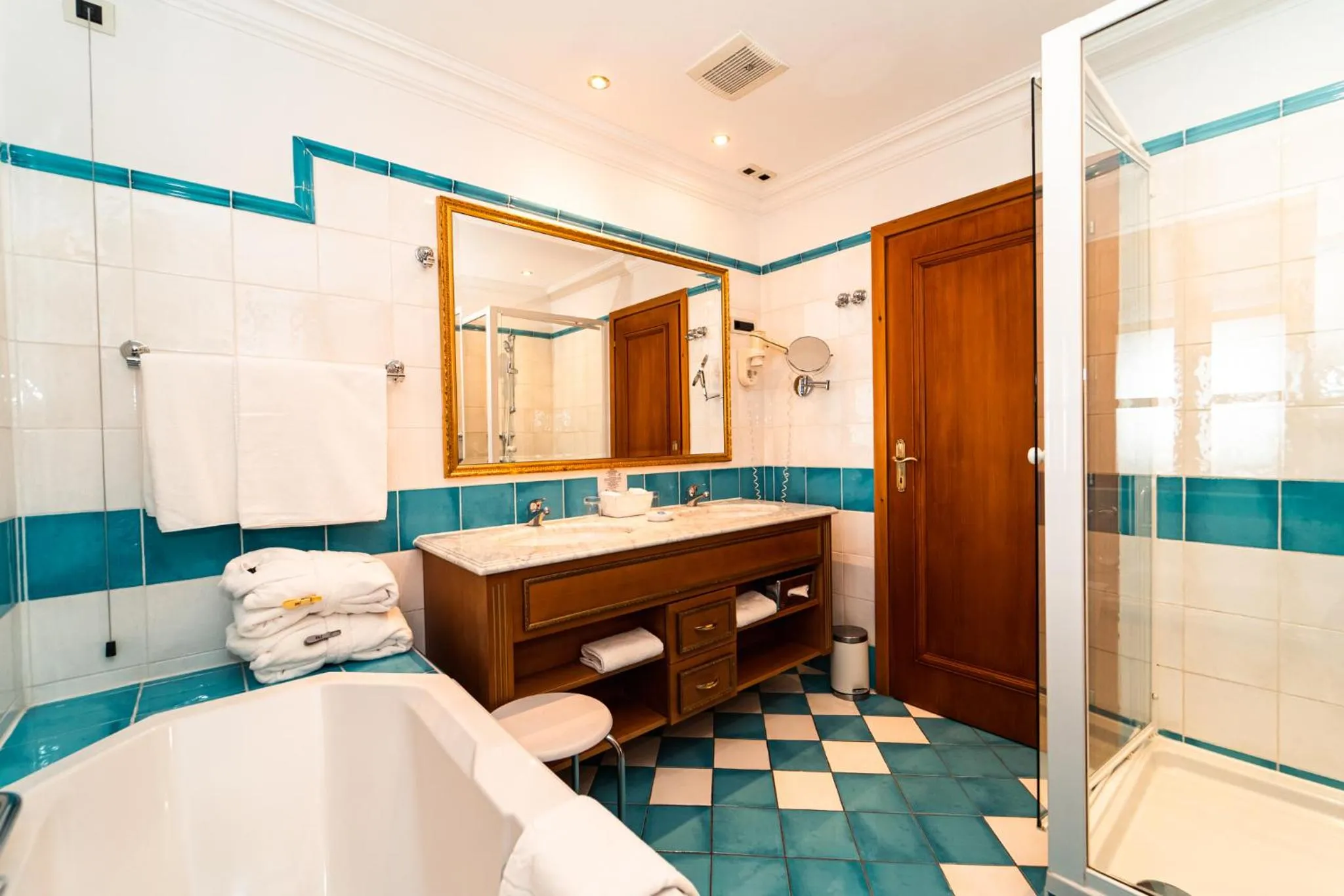 Shower in Hotel Miramar