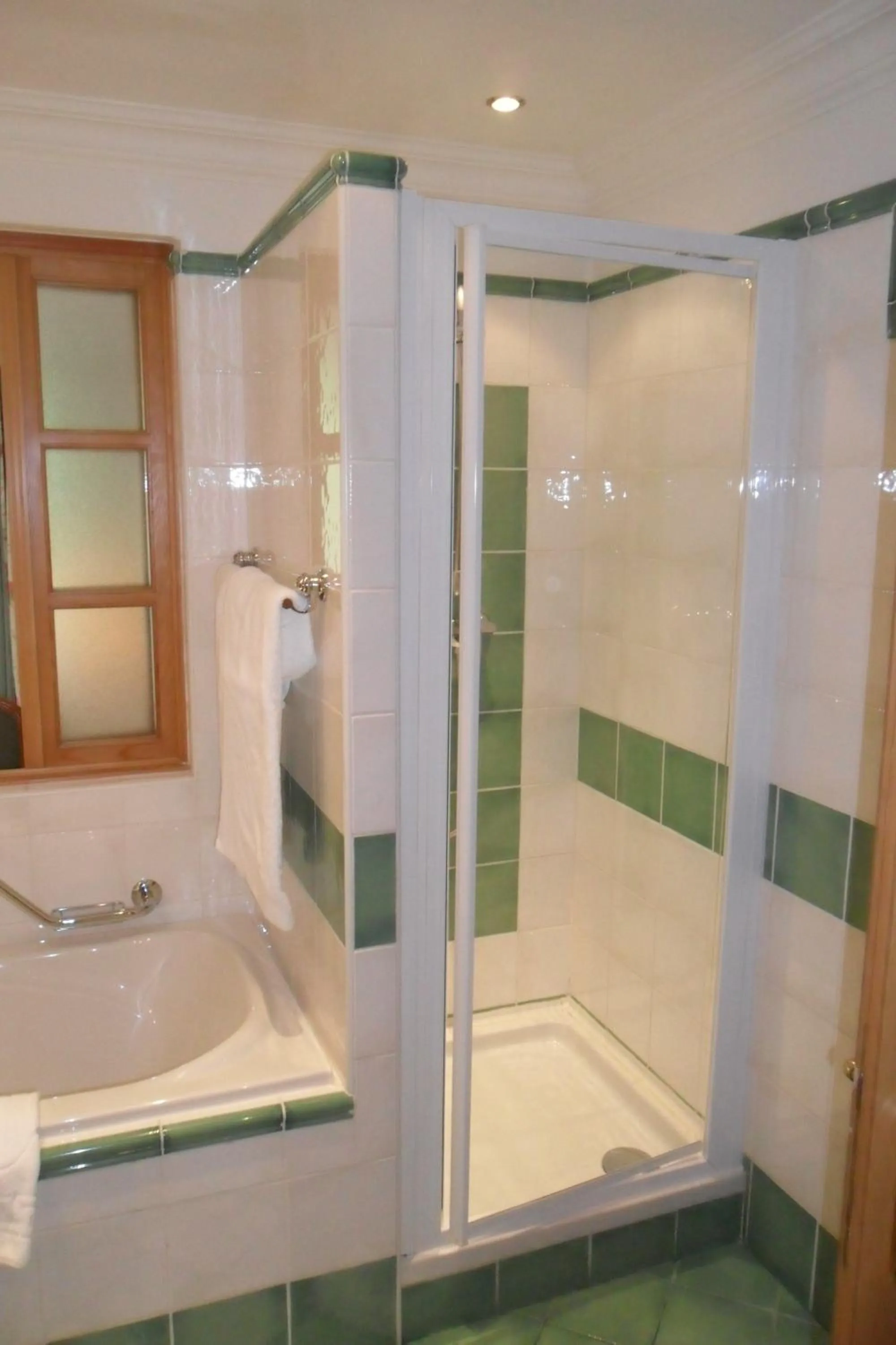 Shower in Hotel Miramar