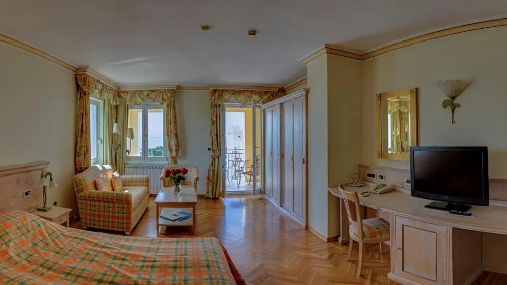 Bed in Hotel Miramar