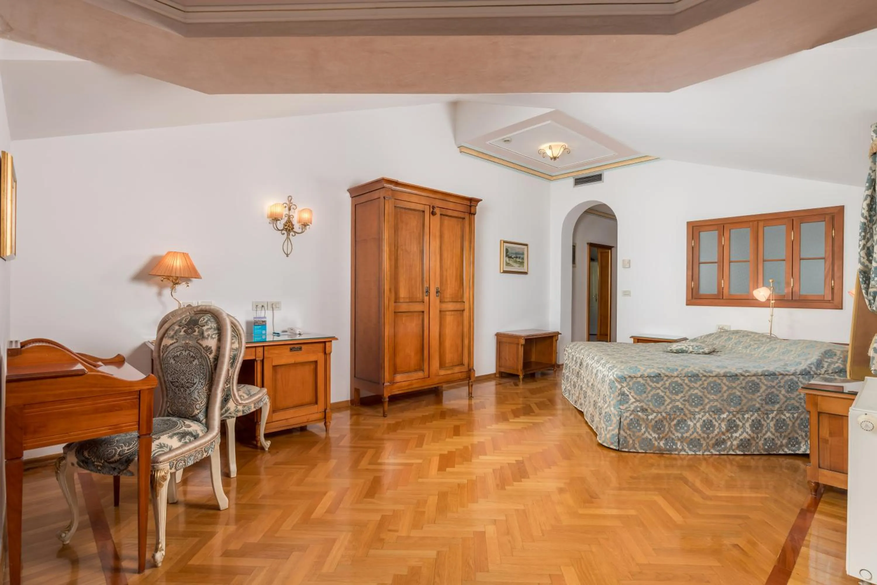 Bedroom, Bed in Hotel Miramar