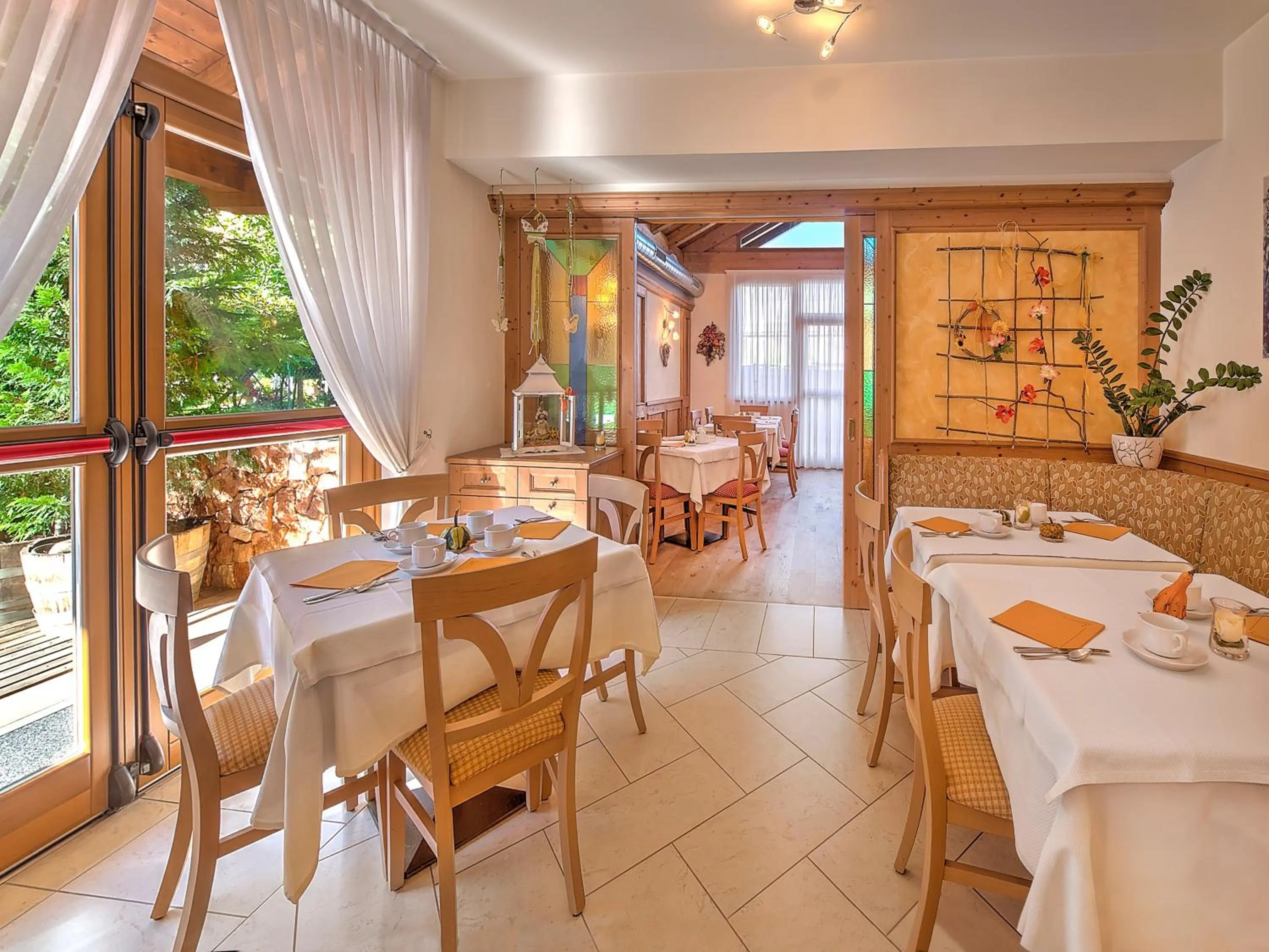 Restaurant/places to eat in Hotel Garni La Vigna - Adult Friendly