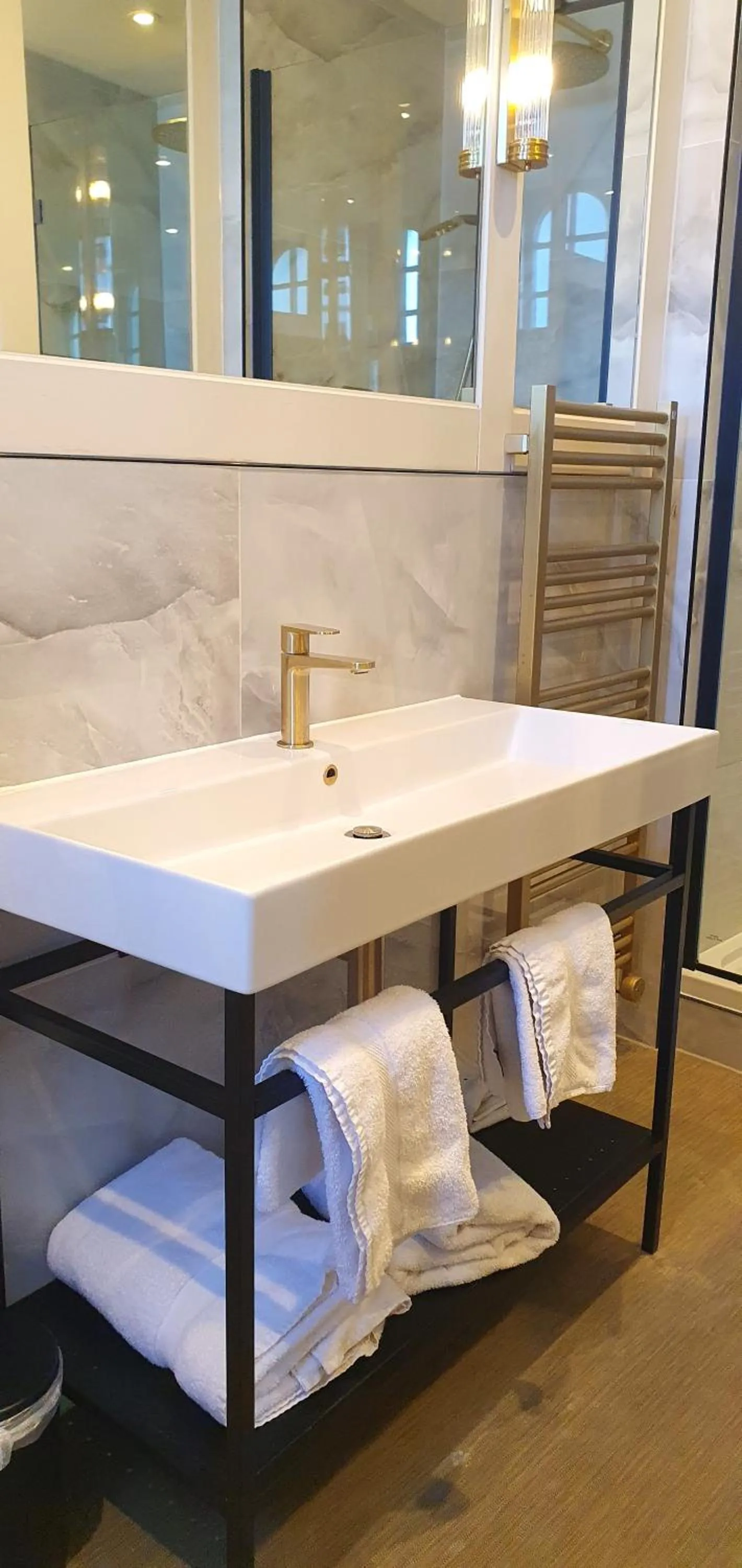 Bed in The Royal Albion