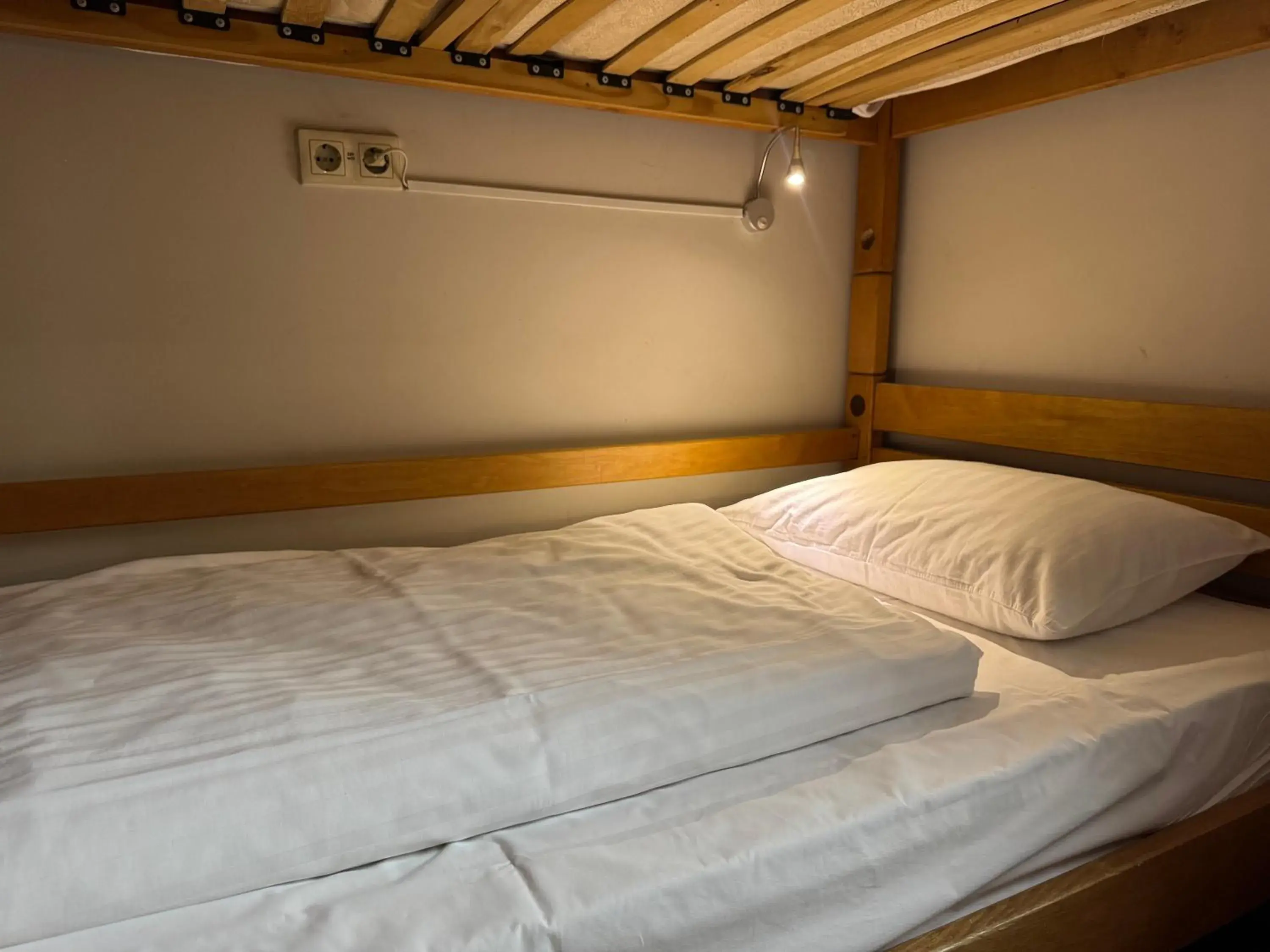 Single Bed in 6-Bed Dormitory Room in DREAM Hostel Kyiv Single Bed in 6-Bed Dormitory Room in DREAM Hostel Kyiv