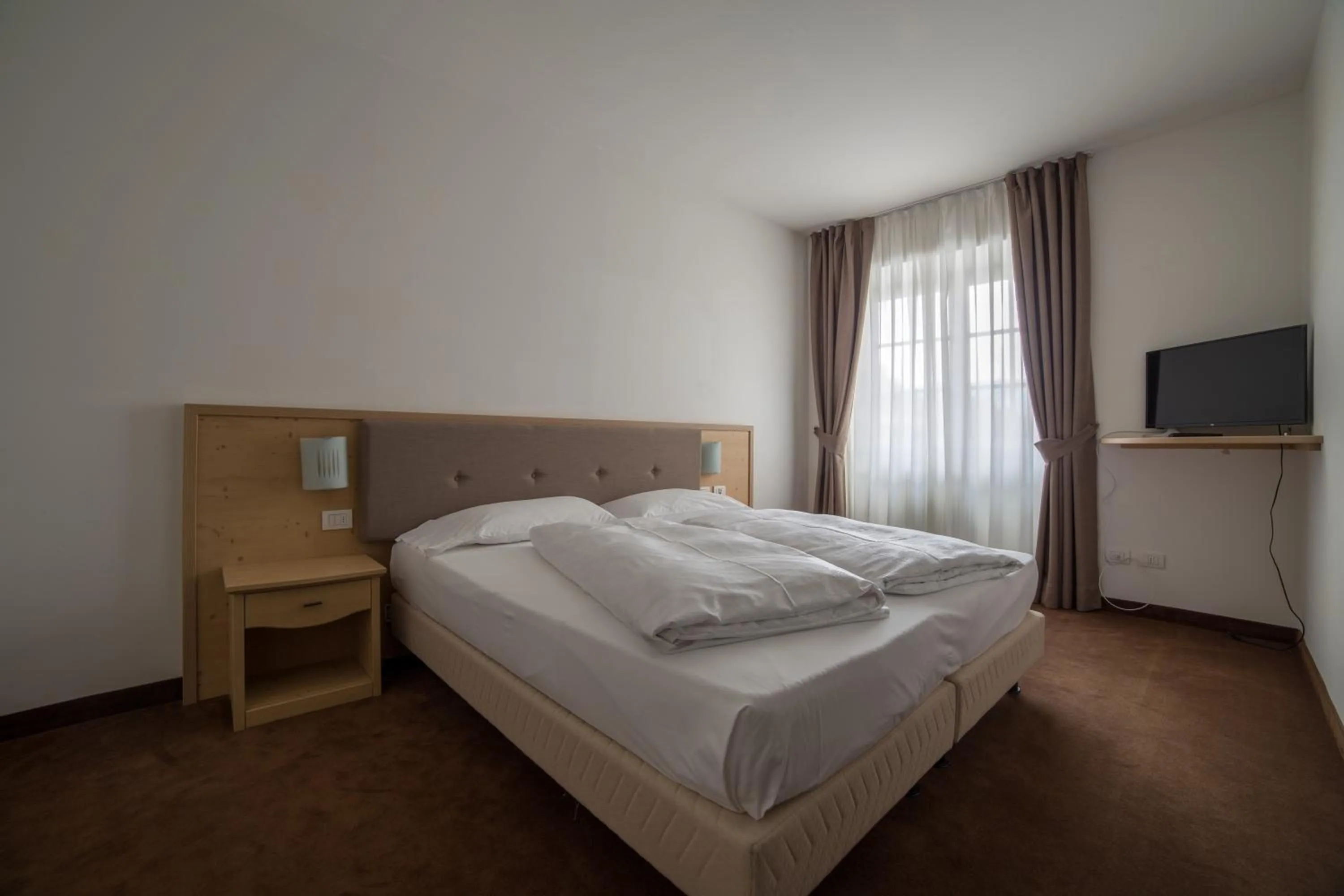 bunk bed, Bed in Alpen Hotel Eghel