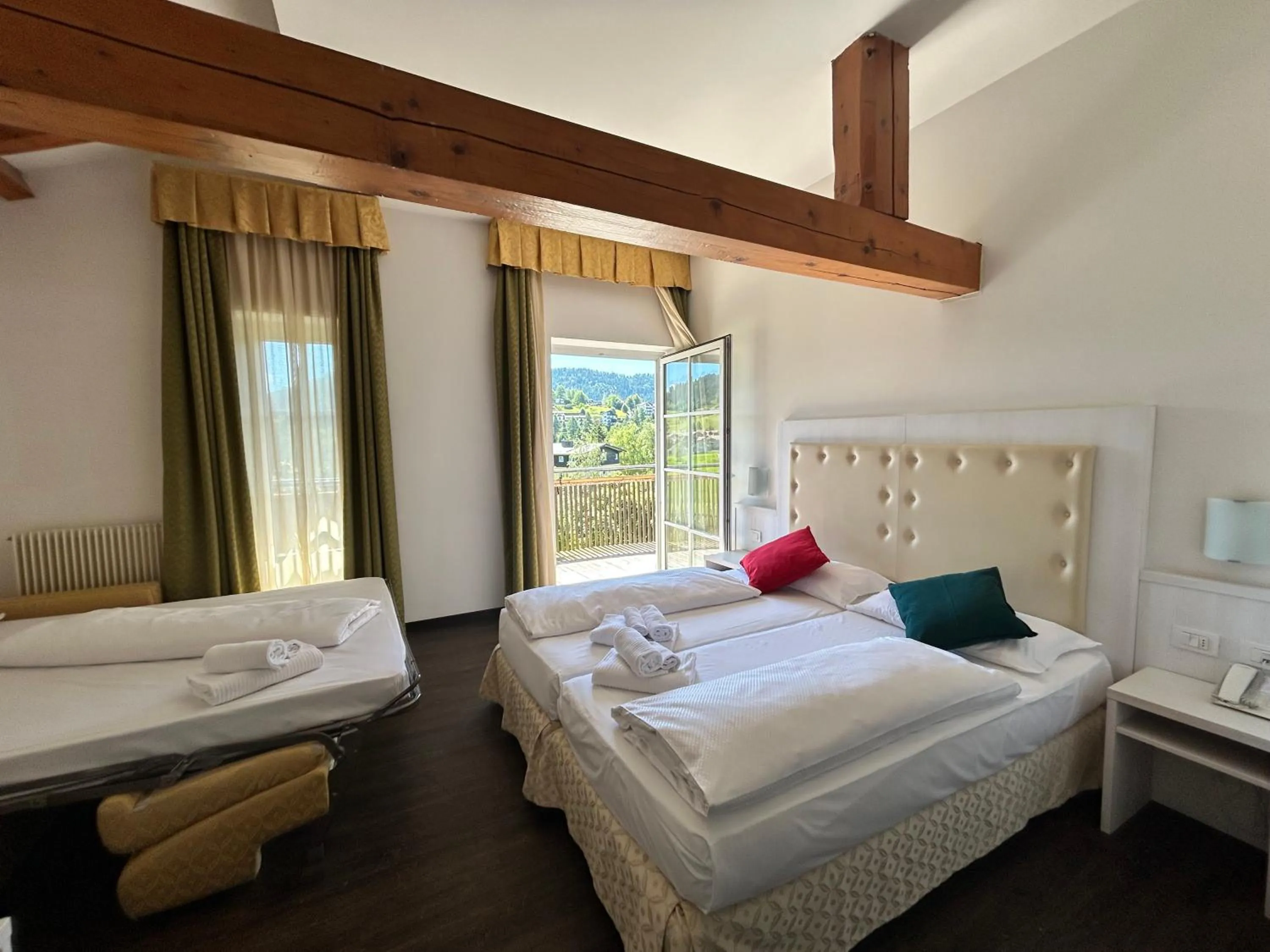 Bed in Alpen Hotel Eghel & SPA