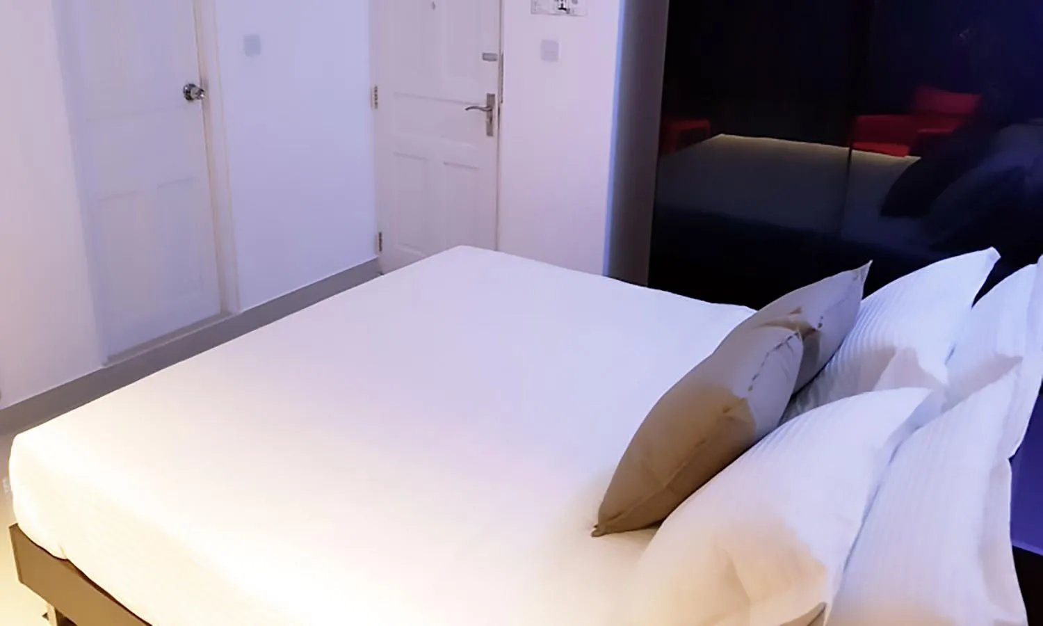 Bed in Amina Residency