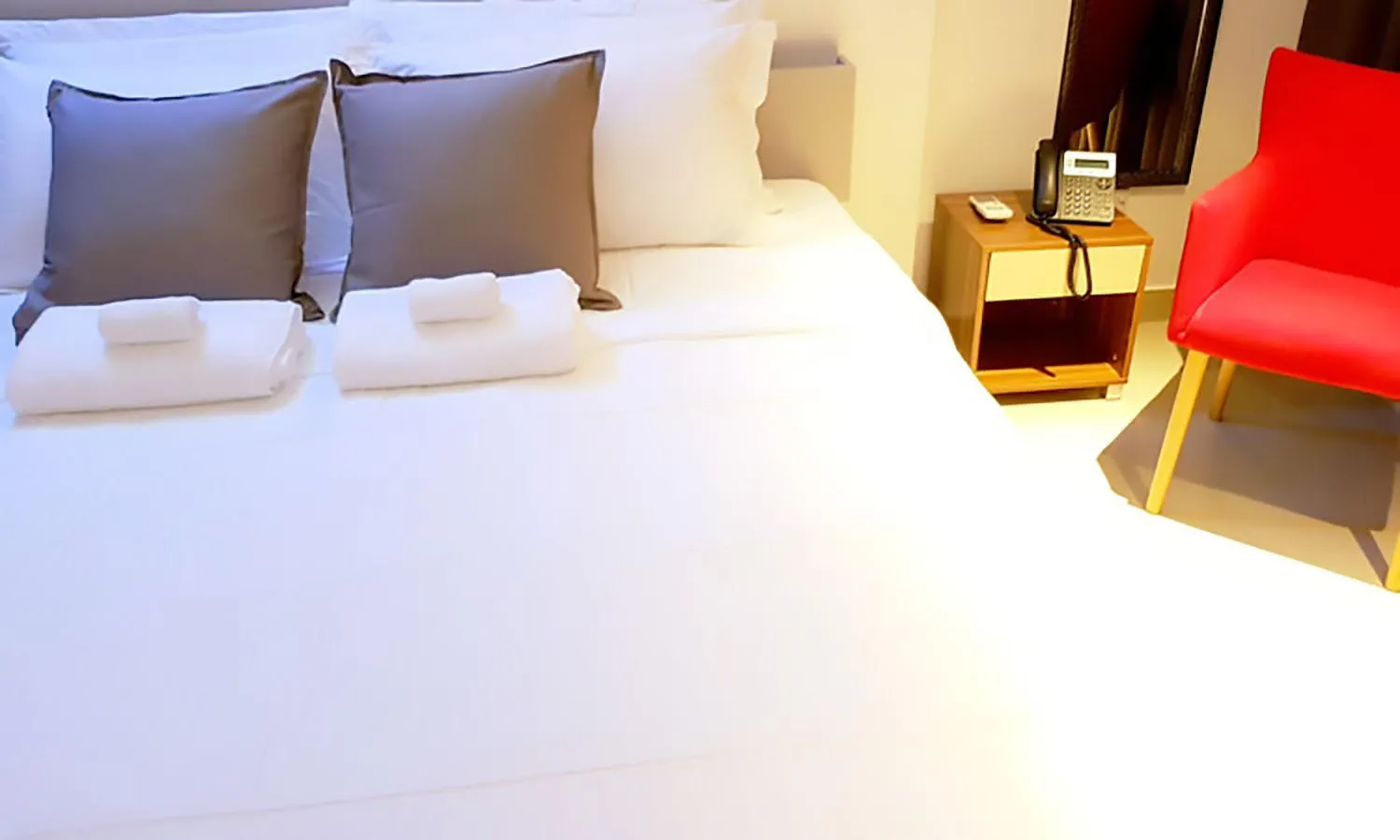 Photo of the whole room, Bed in Amina Residency