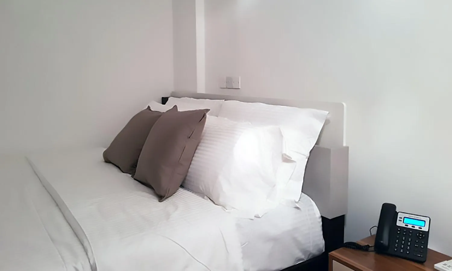 Bed in Amina Residency