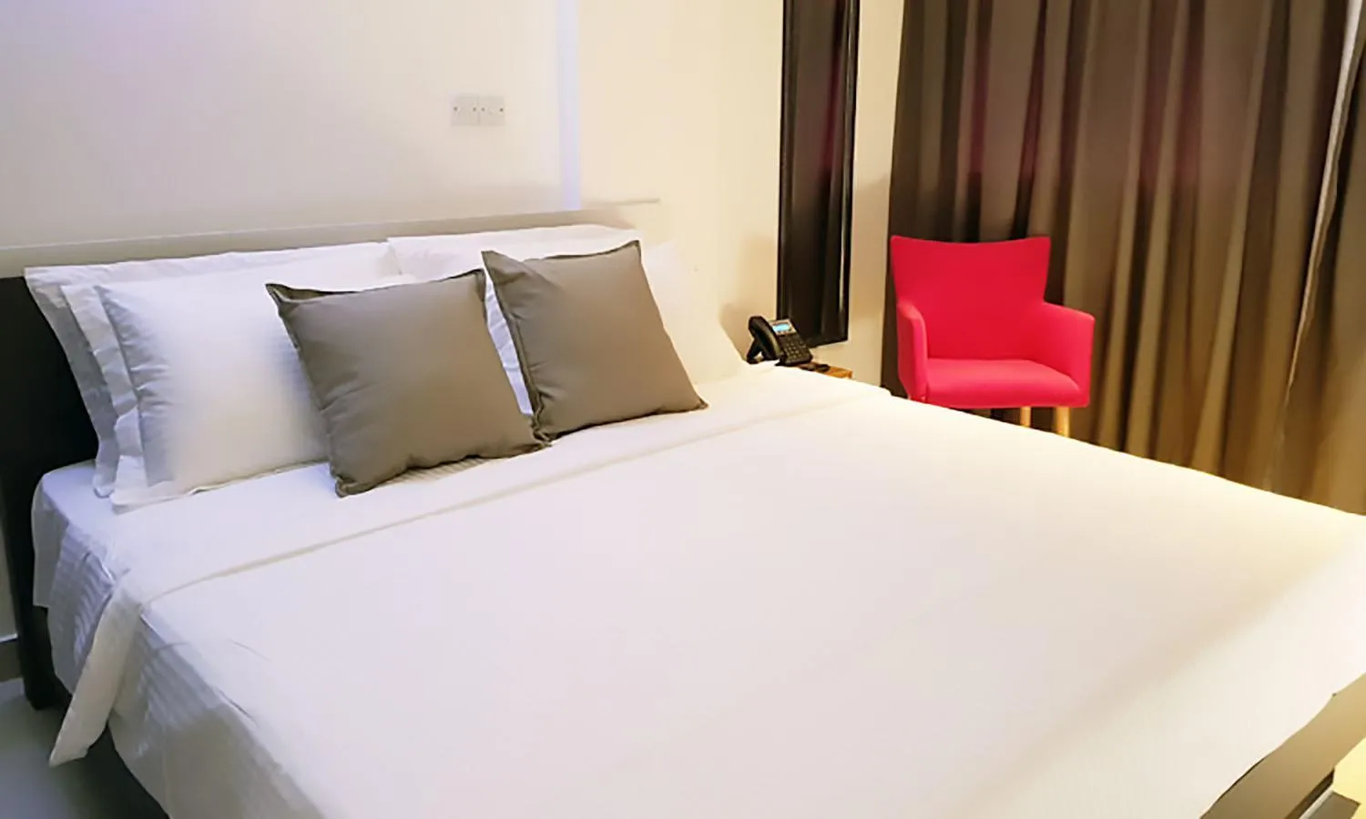 Bed in Amina Residency