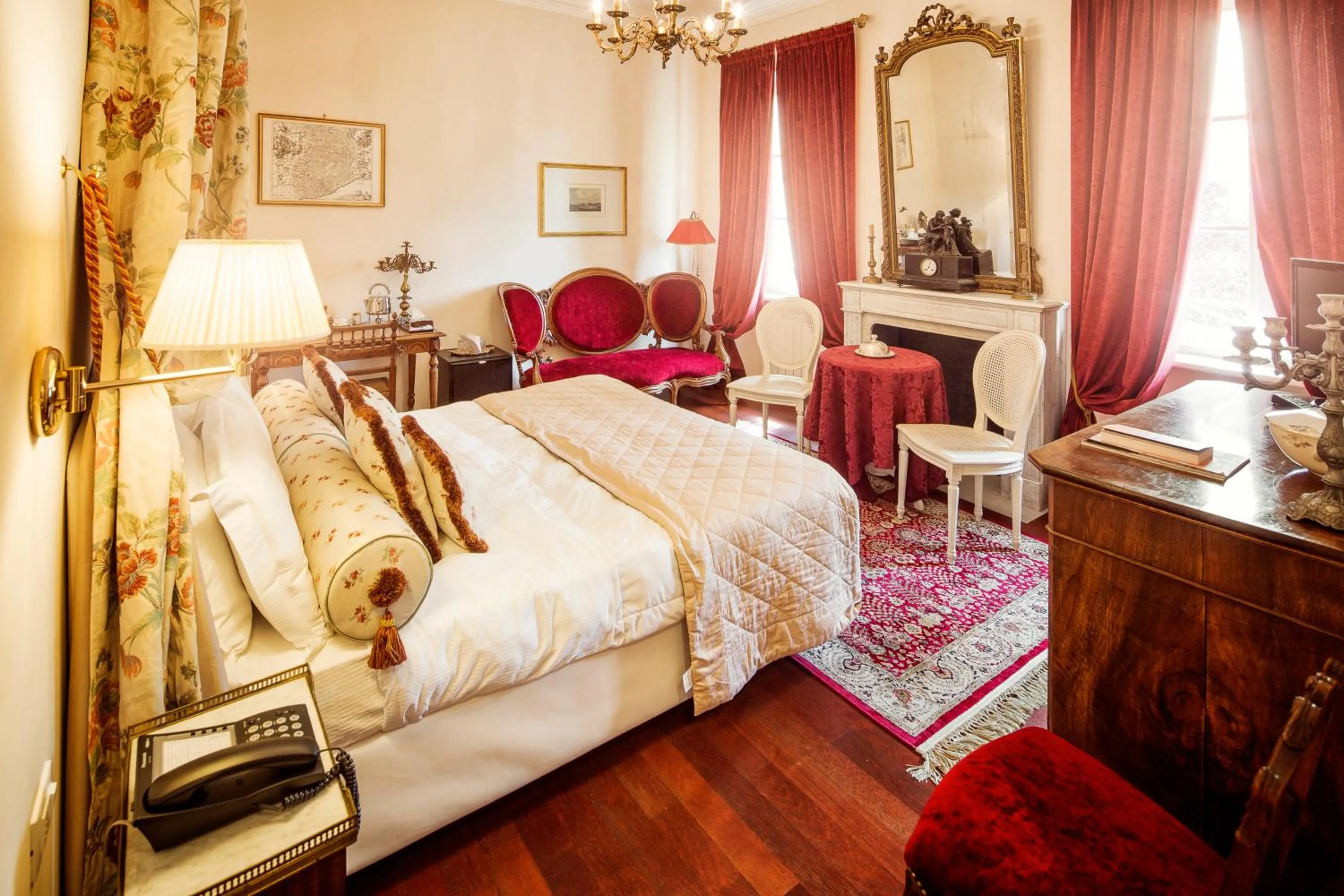 Bed in Duchessa Margherita Chateaux & Hotels