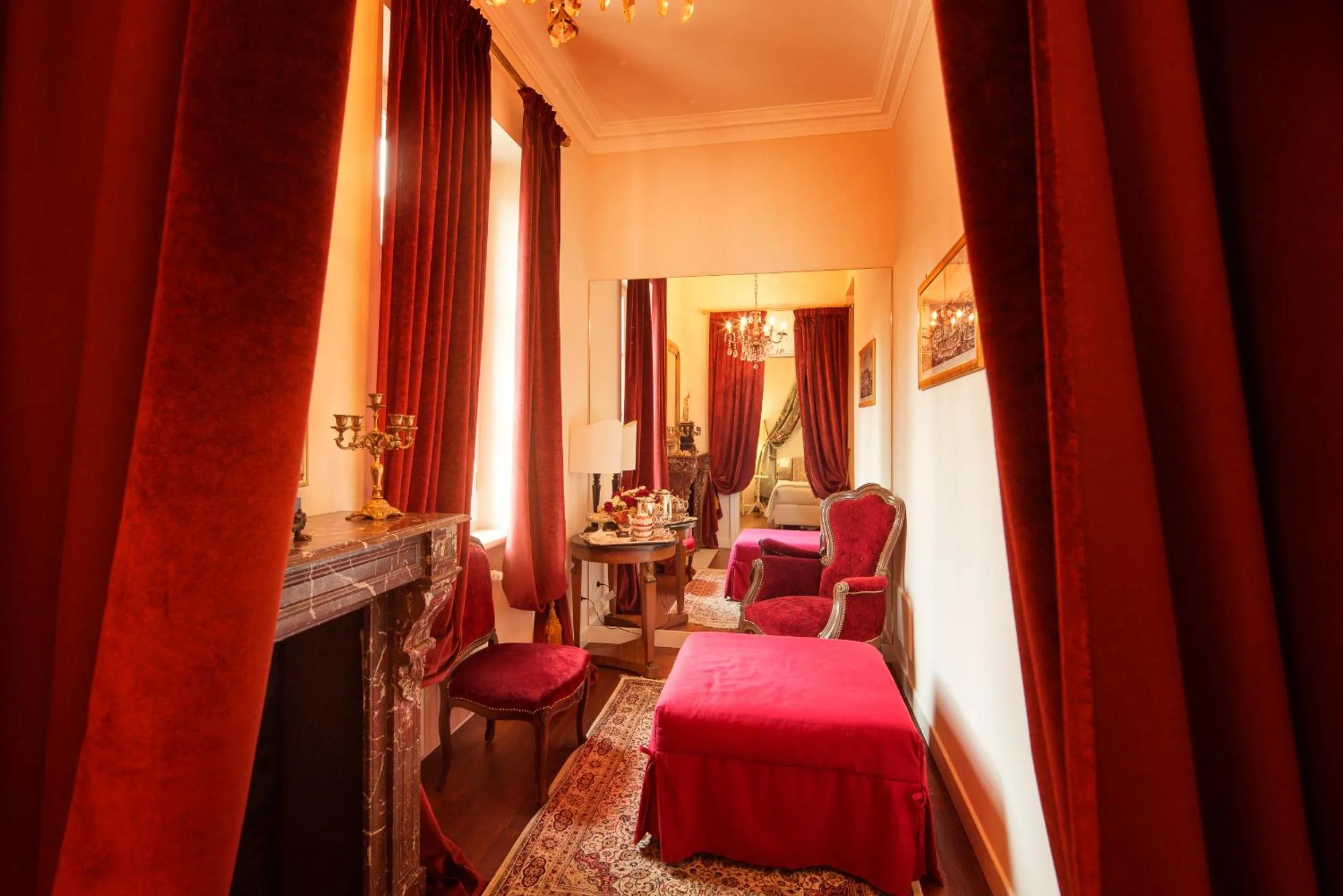 Photo of the whole room, Bed in Duchessa Margherita Chateaux & Hotels