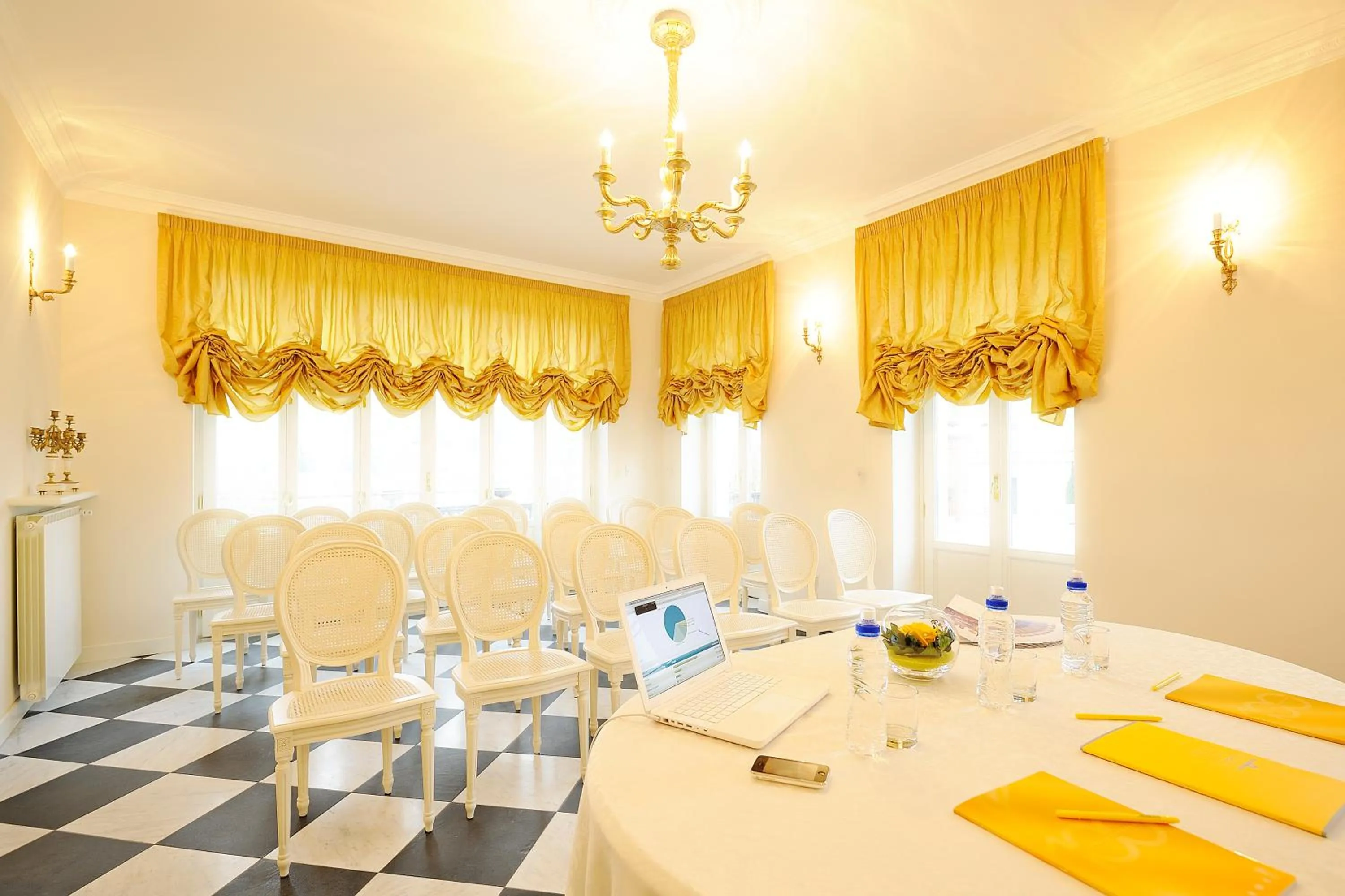 Business facilities in Duchessa Margherita Chateaux & Hotels
