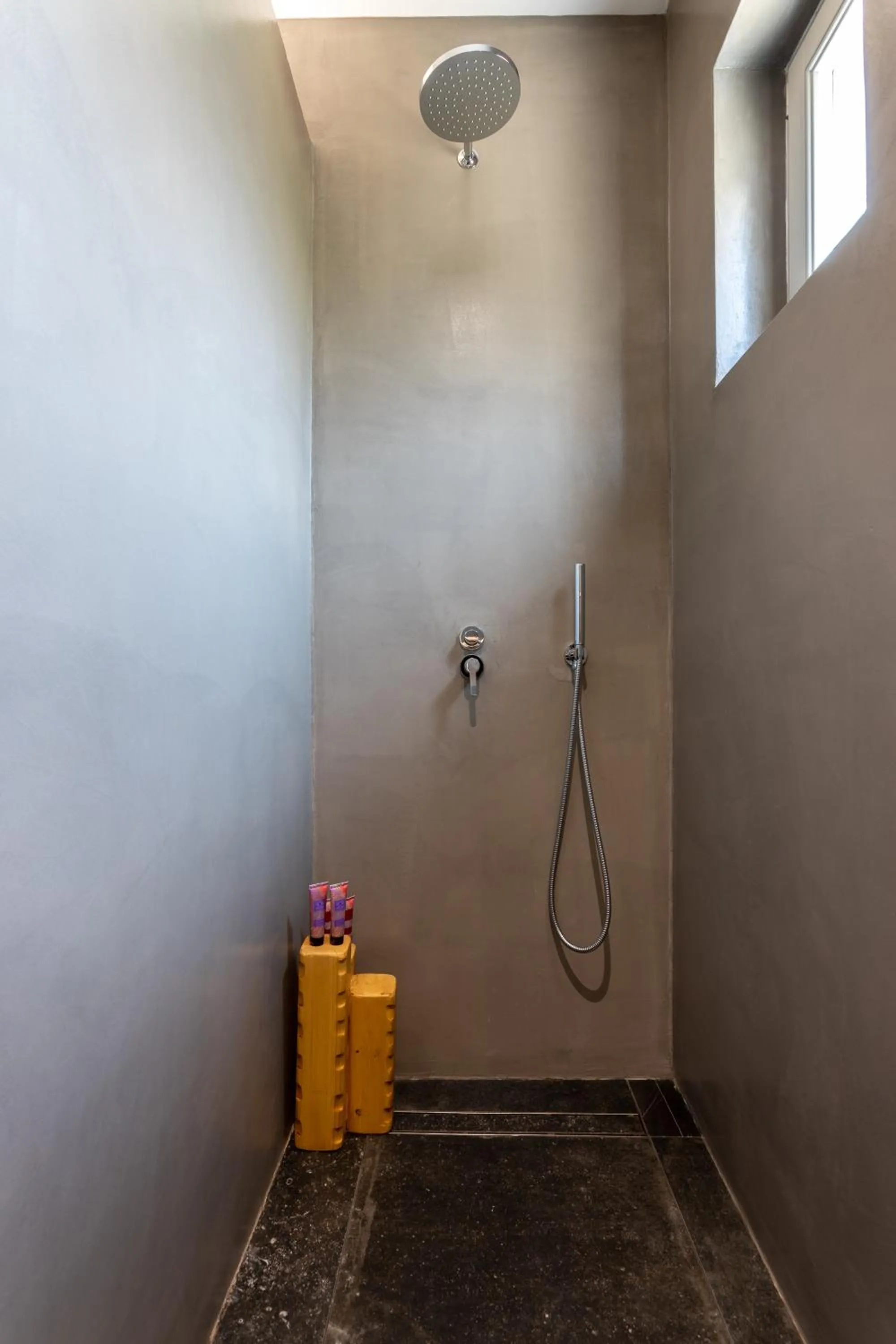 Shower in Aegean Gem