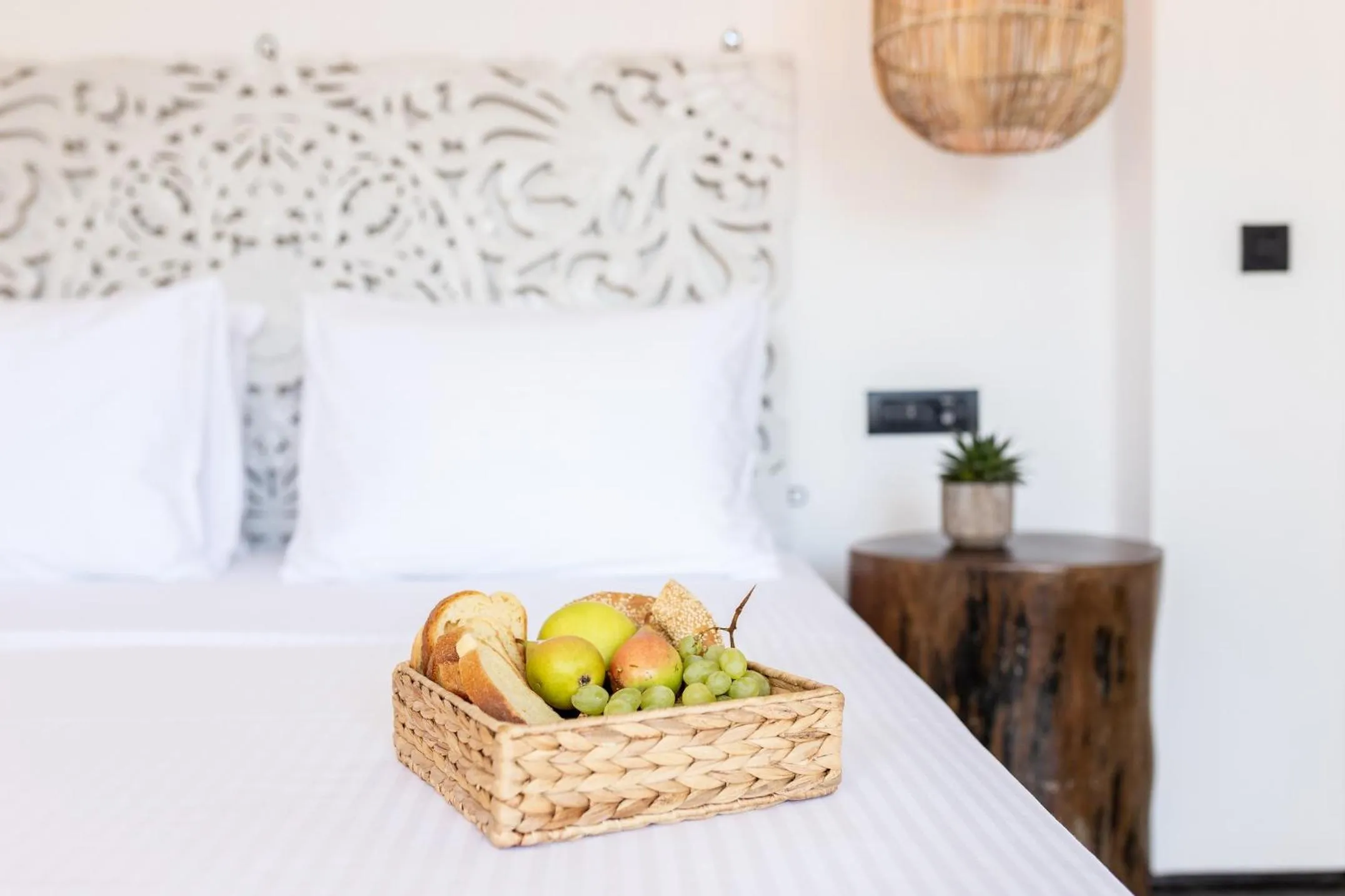 Bedroom, Bed in Aegean Gem