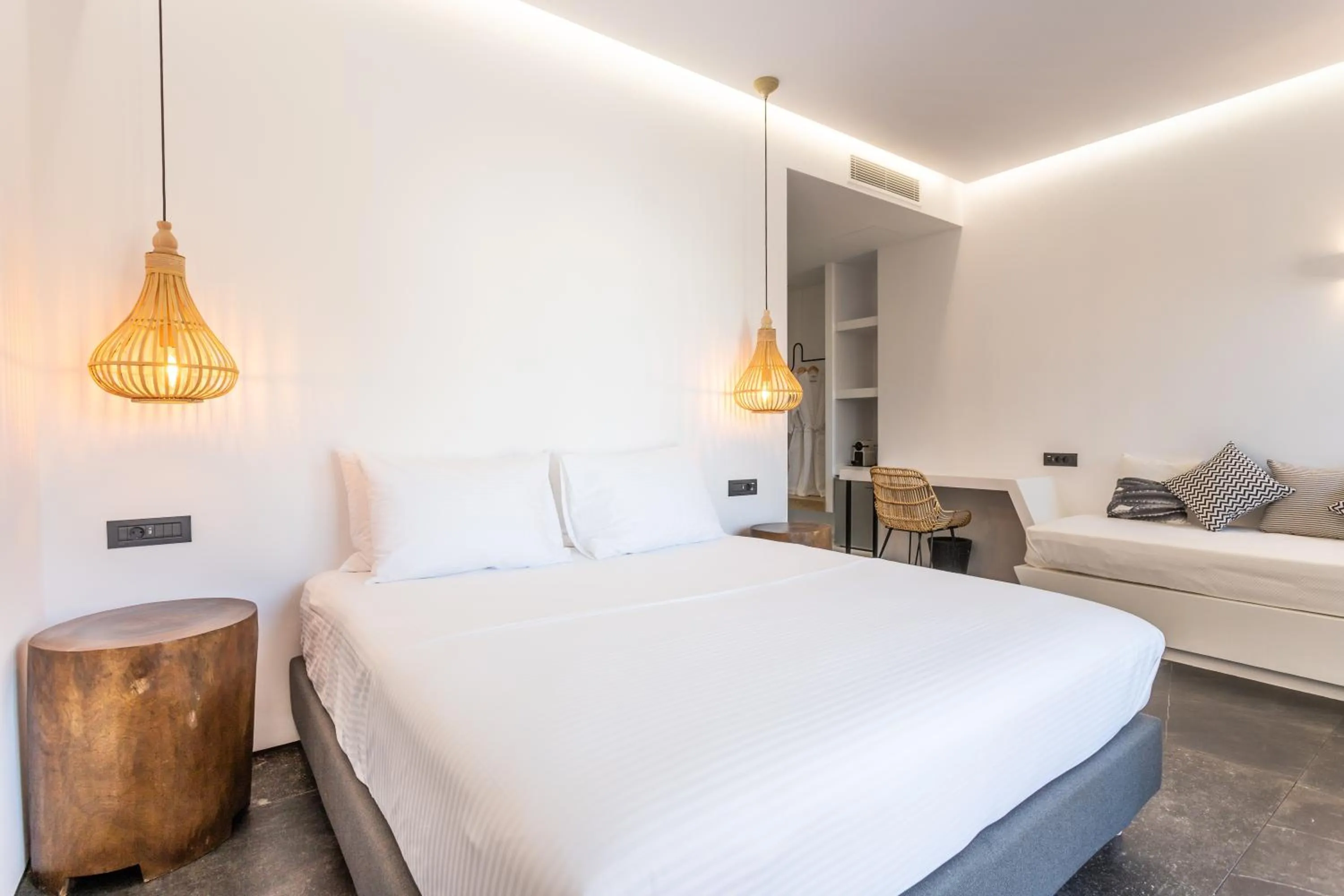 Bedroom, Bed in Aegean Gem