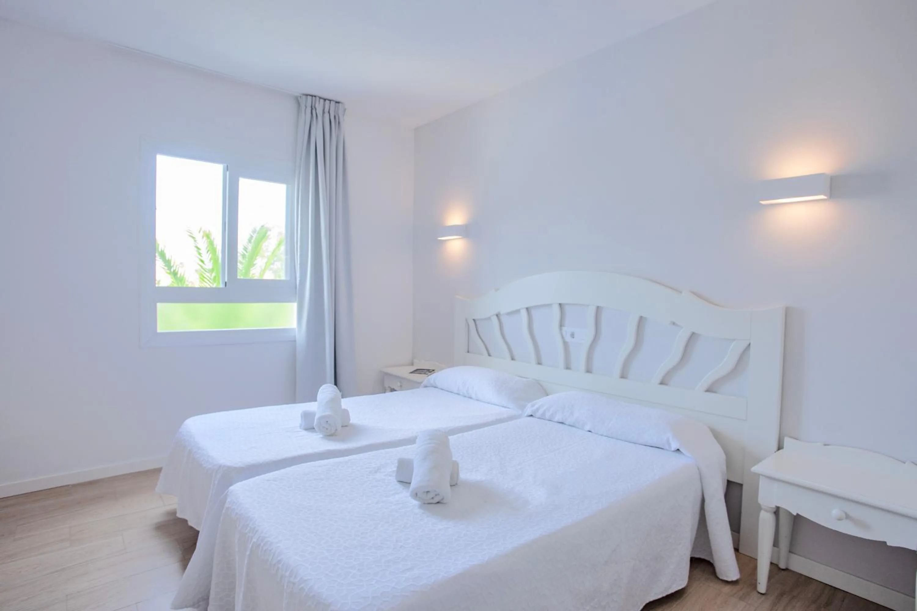 Bedroom, Bed in BJ Apartamentos Europa