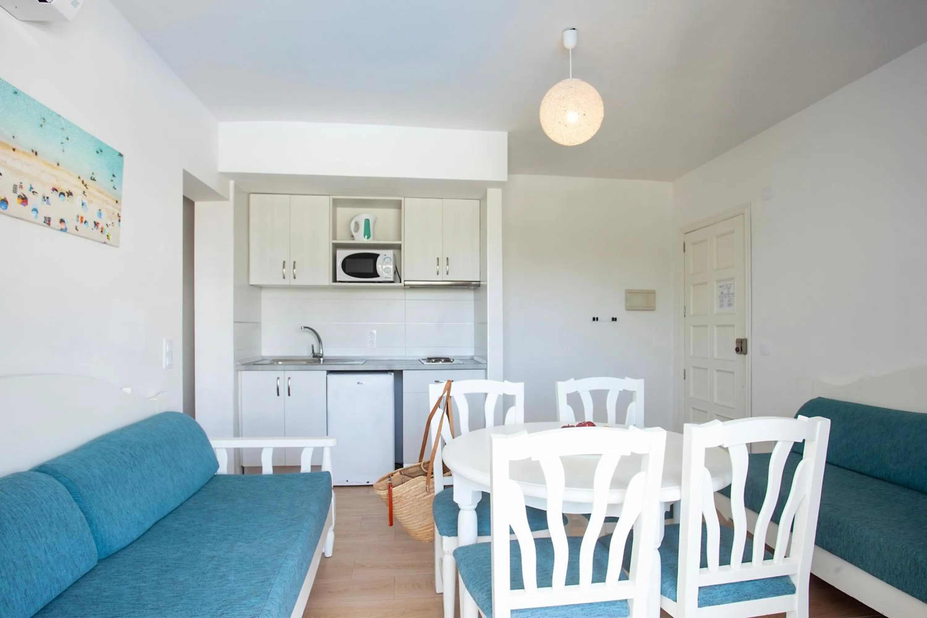 Living room in BJ Apartamentos Europa