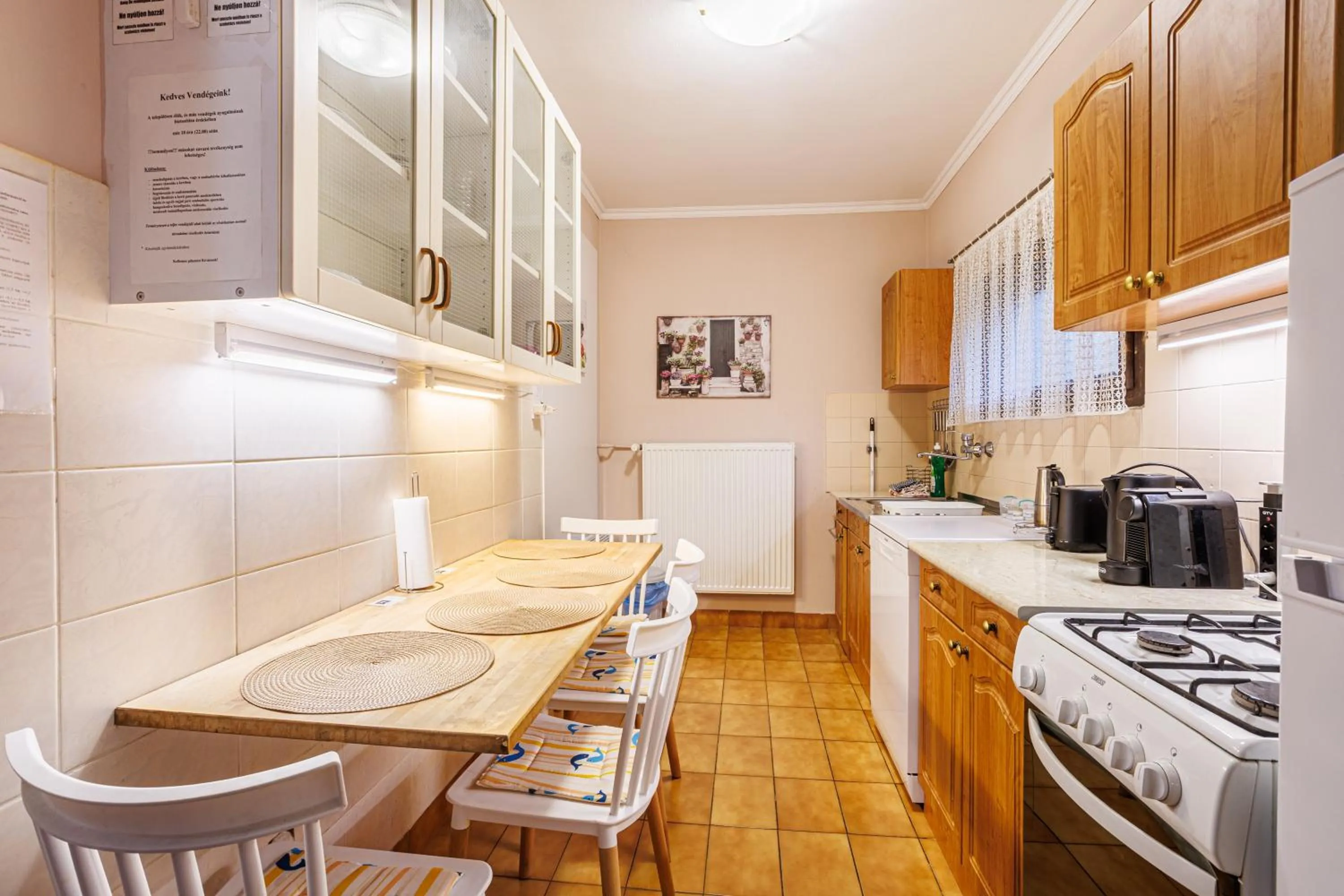 kitchen in Visegrád Vendégház-Apartman