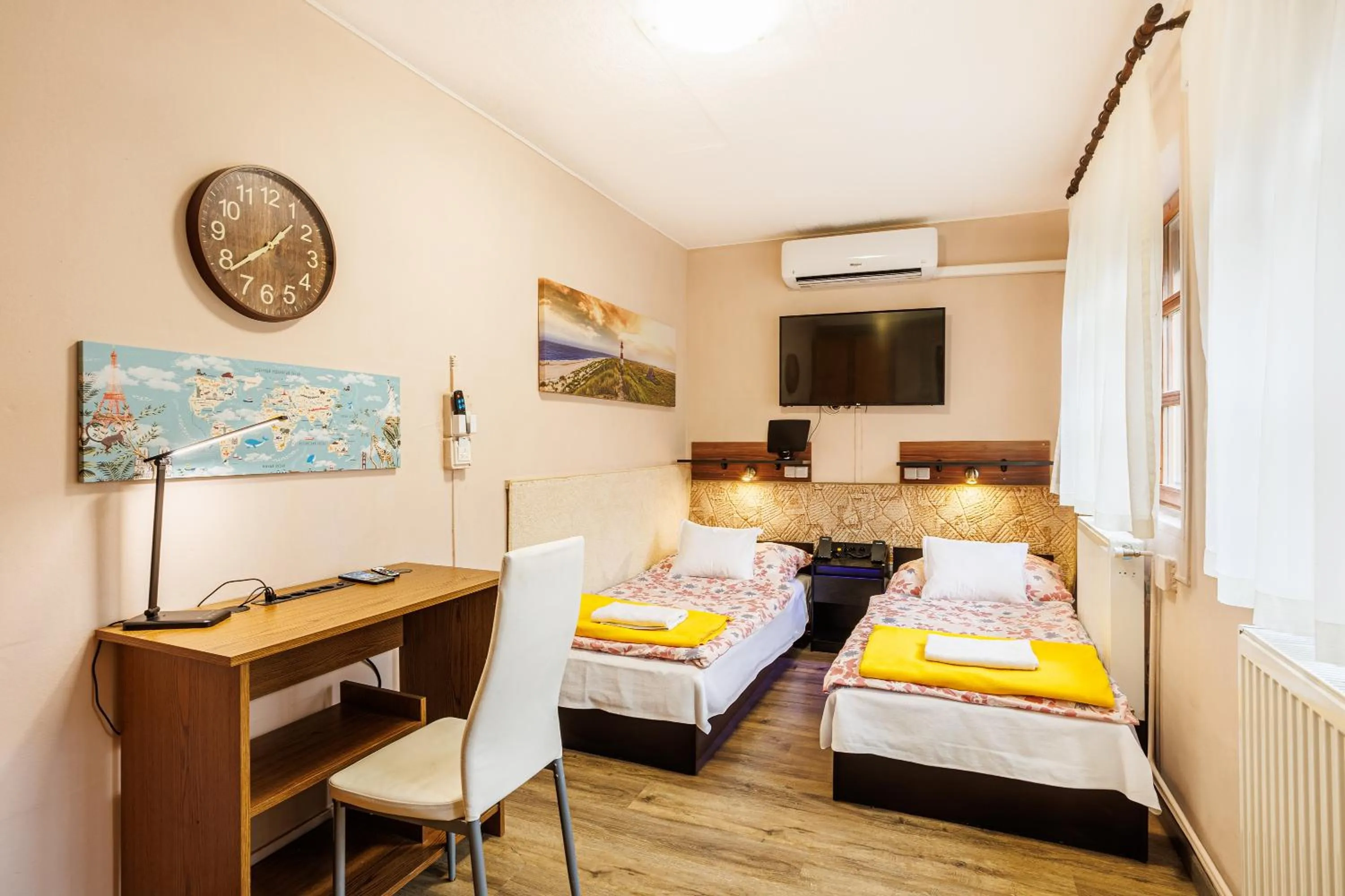 Bedroom, Bed in Visegrád Vendégház-Apartman