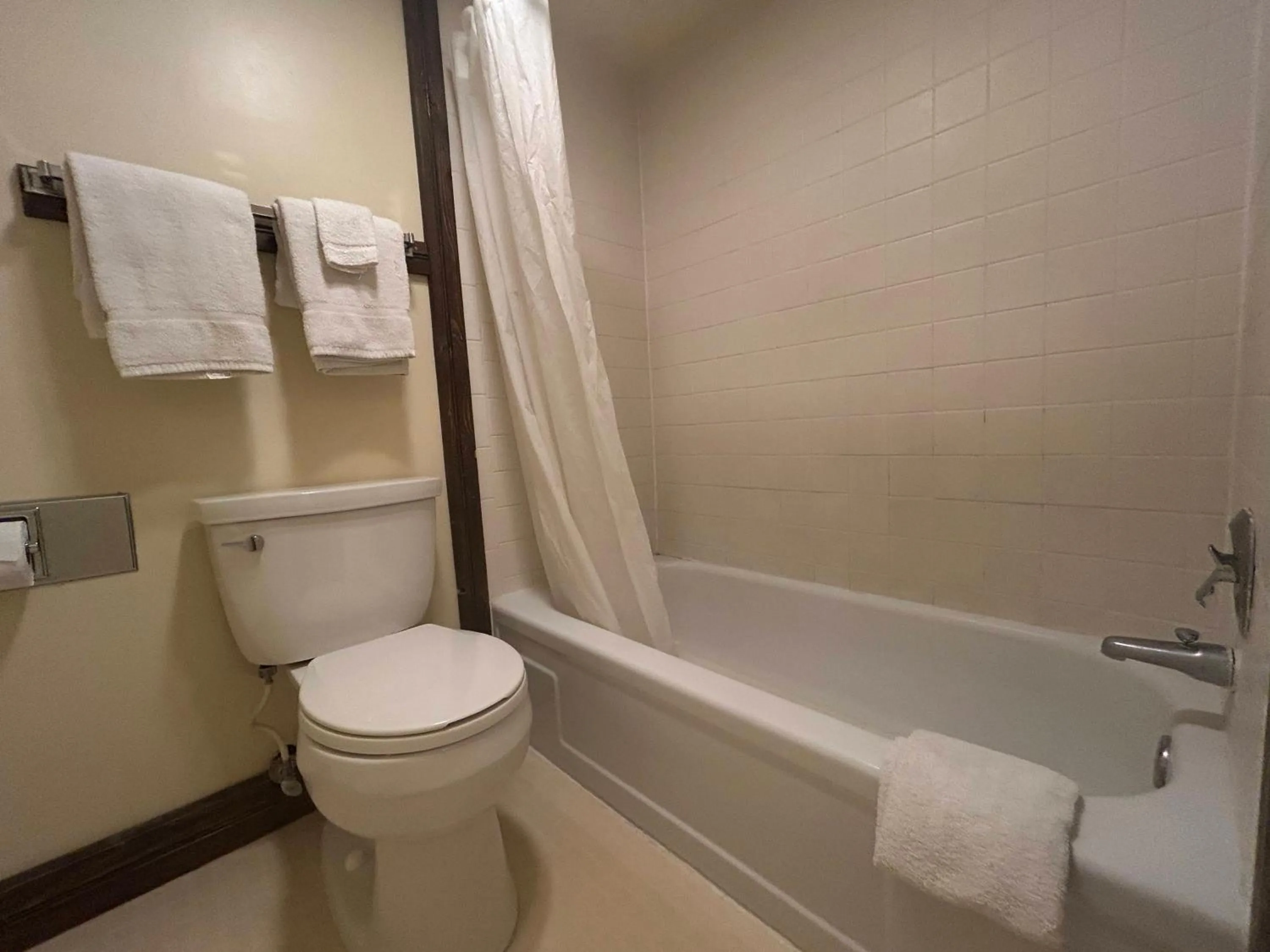 Bathroom in Candlelight Inn by Capital O Scottsbluff