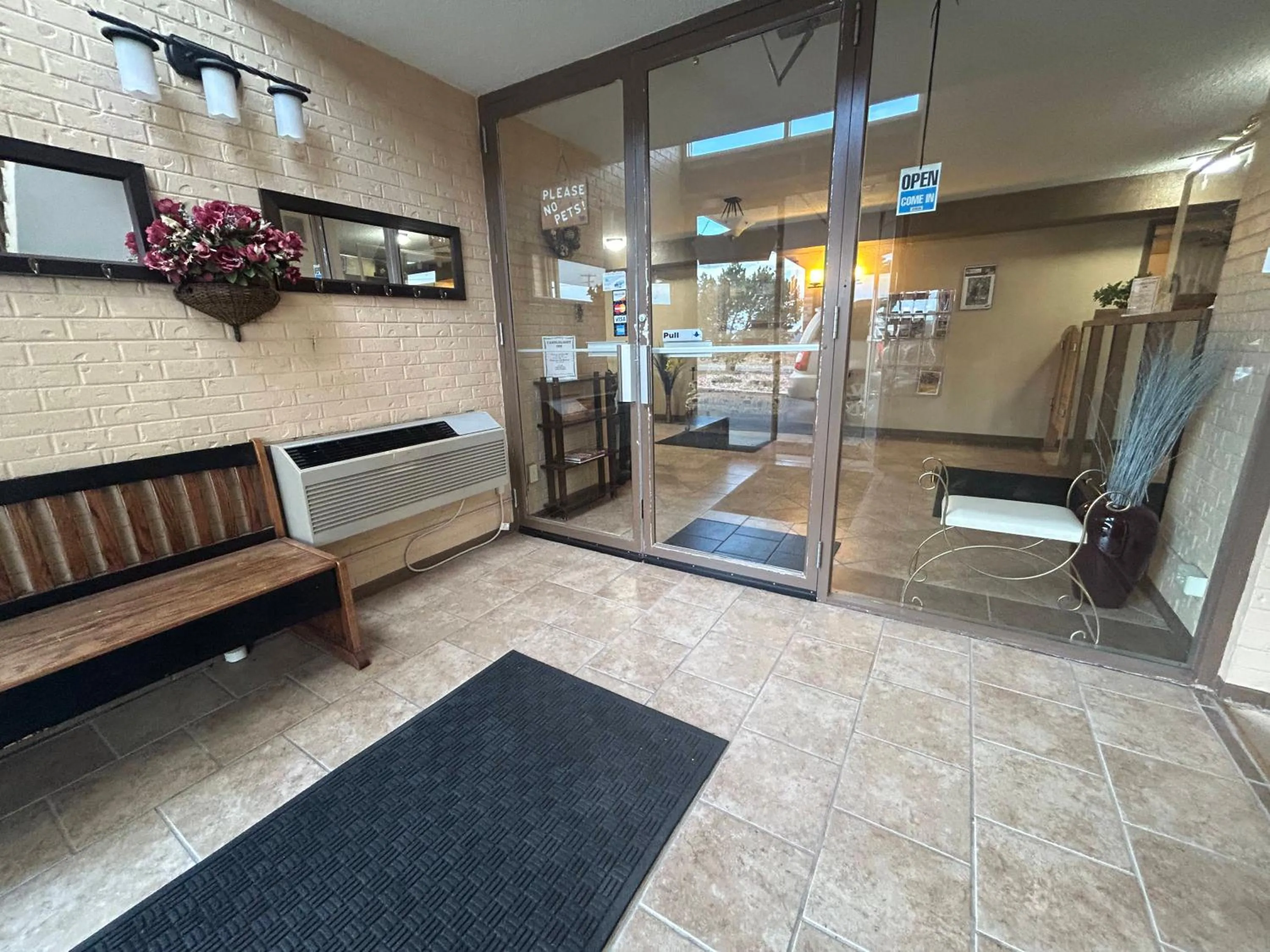 Lobby or reception in Candlelight Inn by Capital O Scottsbluff