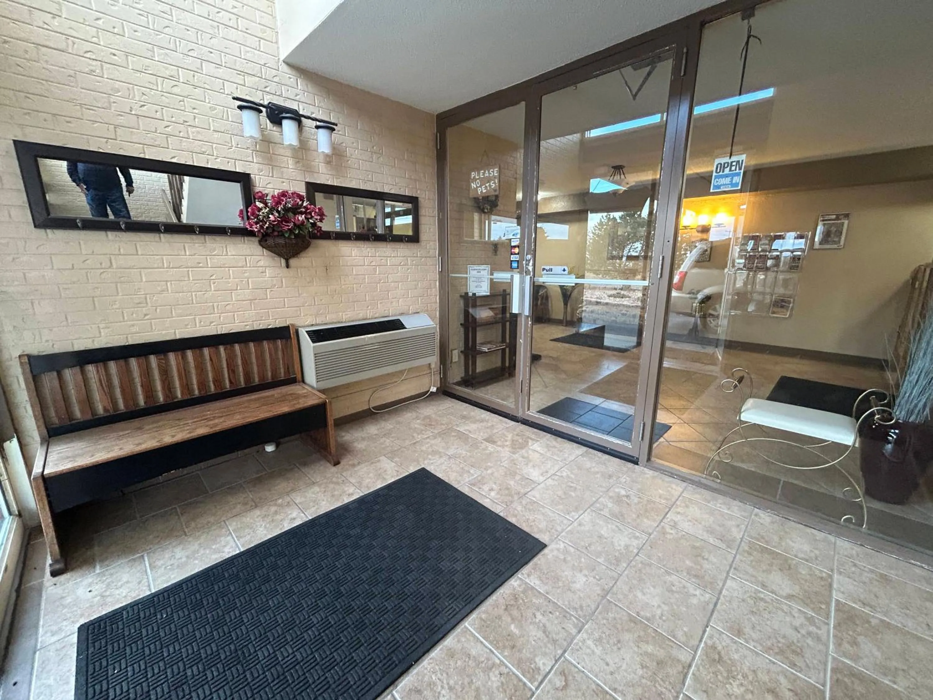 Lobby or reception in Candlelight Inn by Capital O Scottsbluff