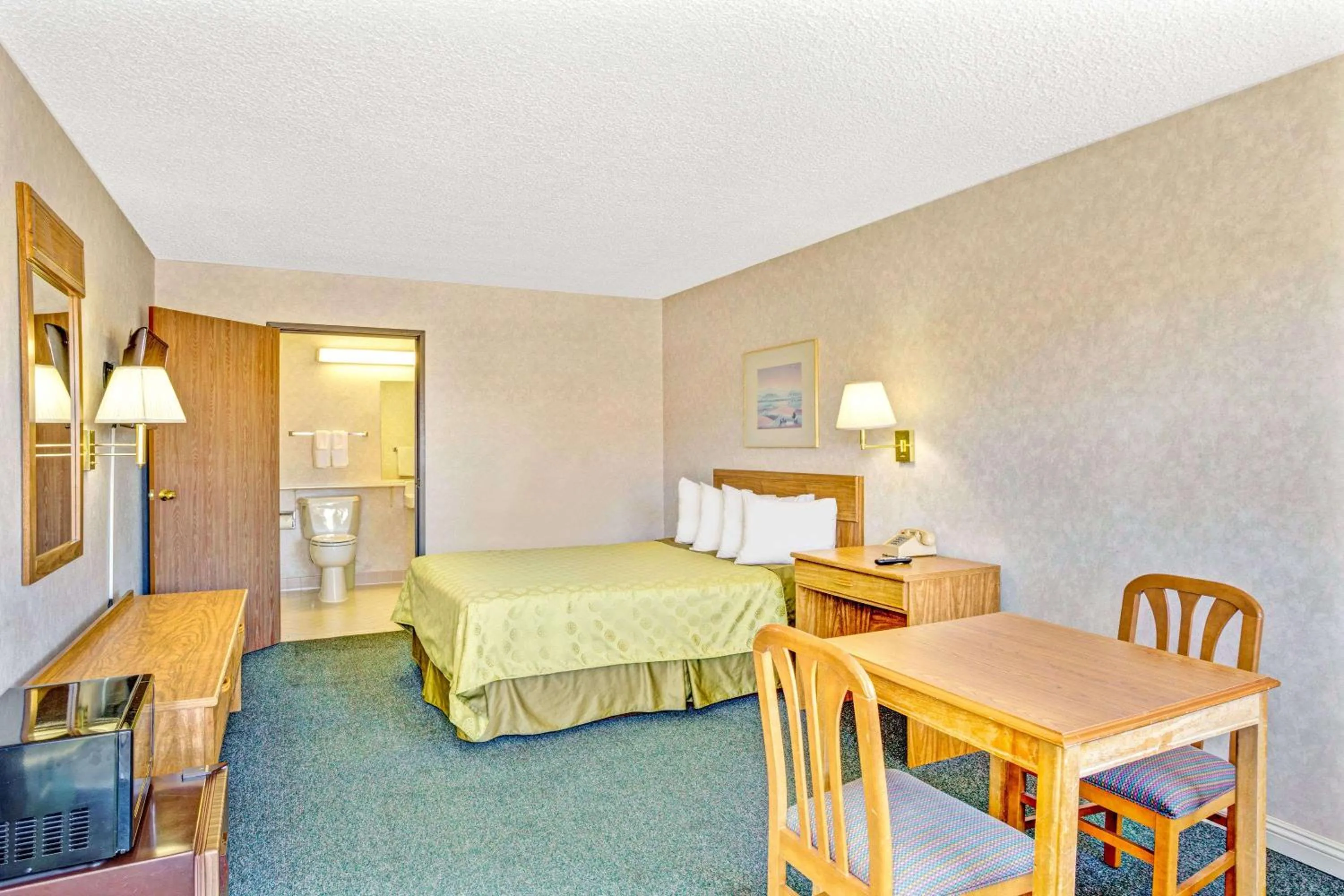 Photo of the whole room, Bed in Days Inn by Wyndham Carson City