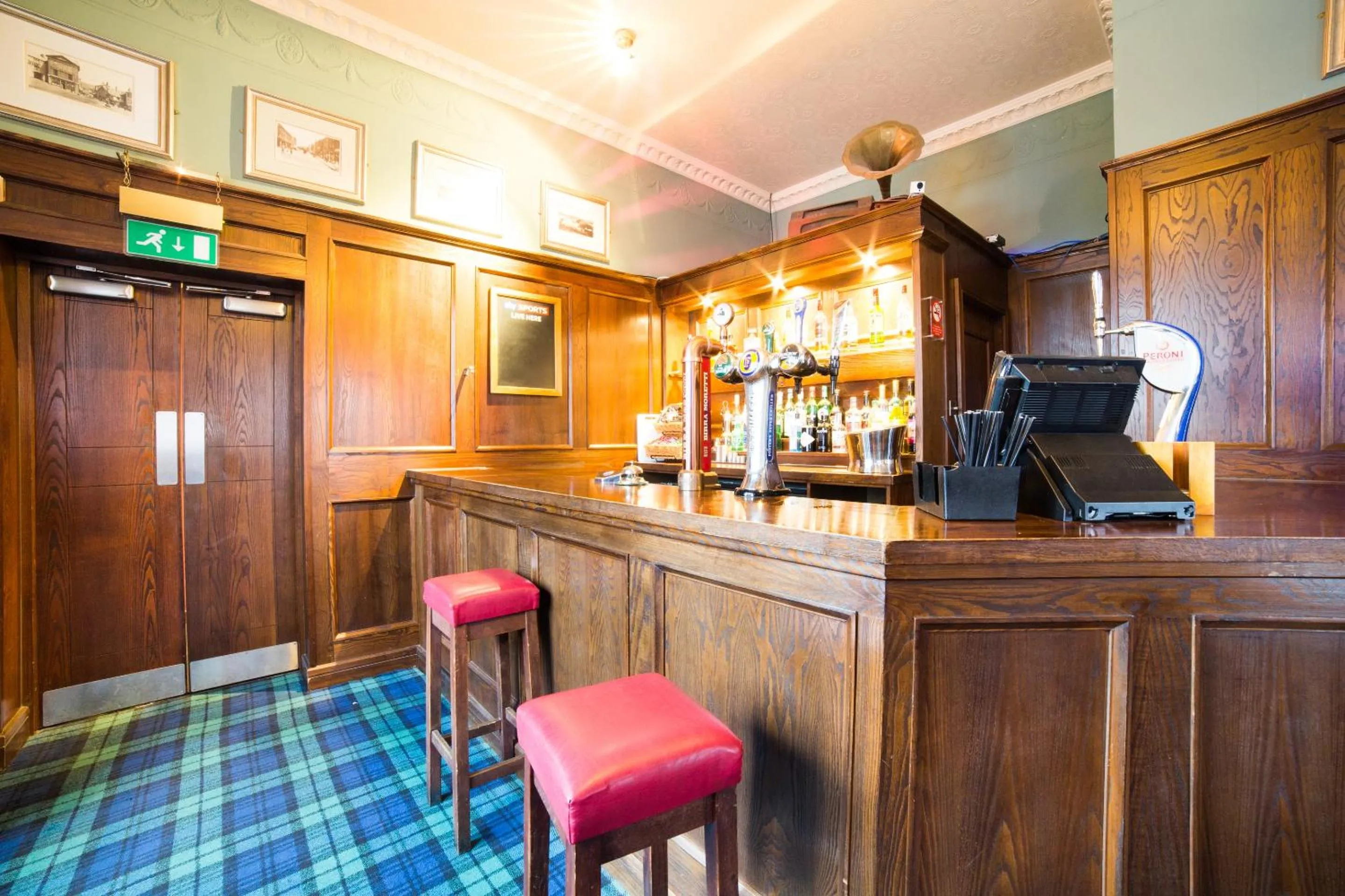 Restaurant/places to eat in OYO Hotel Majestic