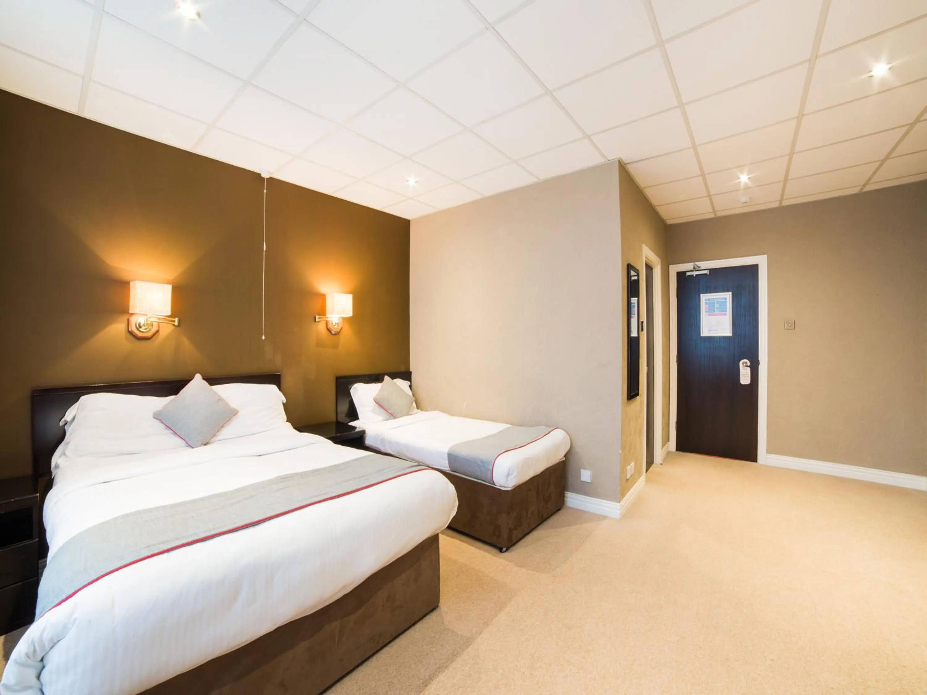 Photo of the whole room in OYO Hotel Majestic