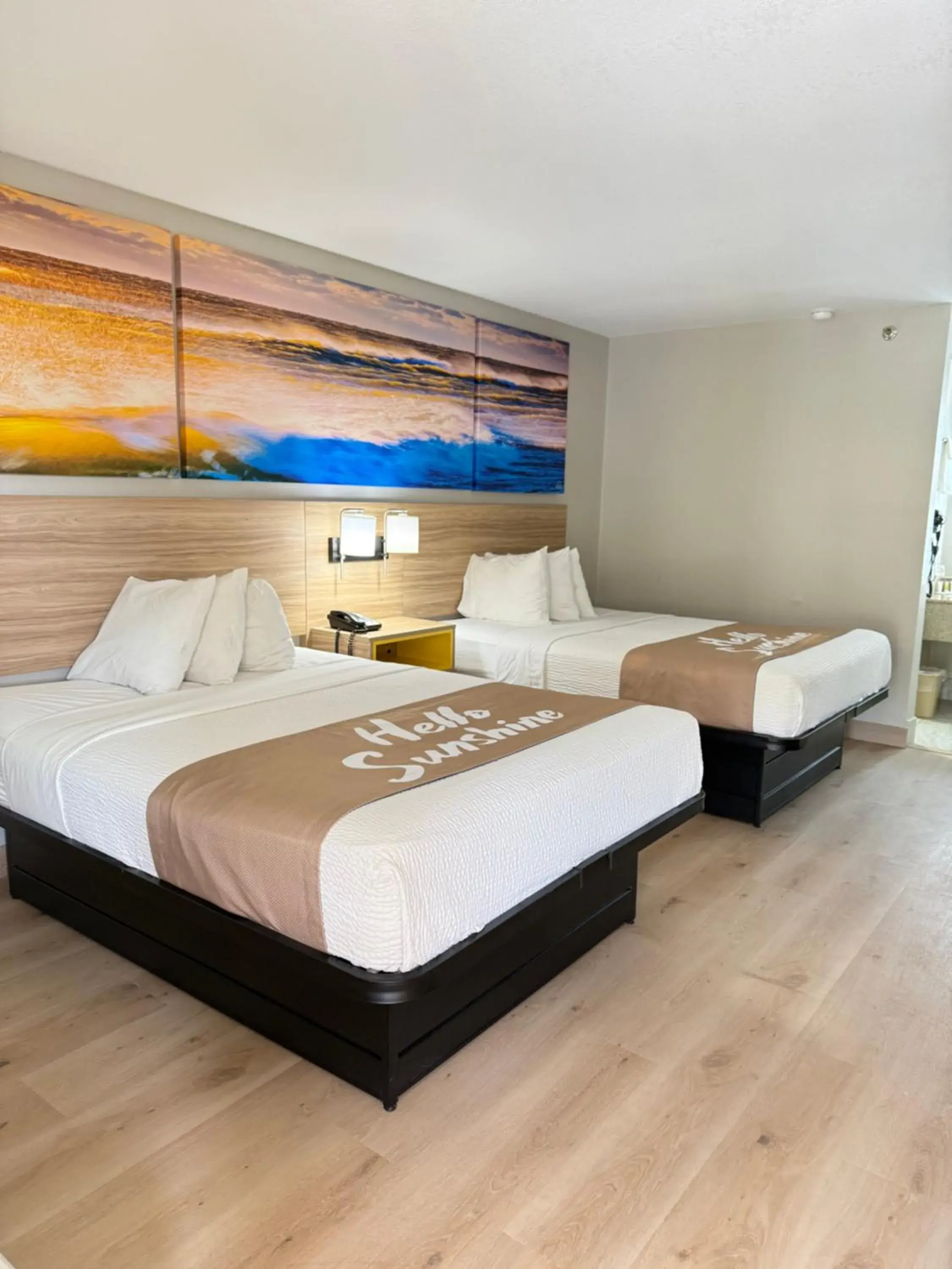 Double Room with Two Double Beds - Smoking in Days Inn by Wyndham Shorter Double Room with Two Double Beds - Smoking in Days Inn by Wyndham Shorter