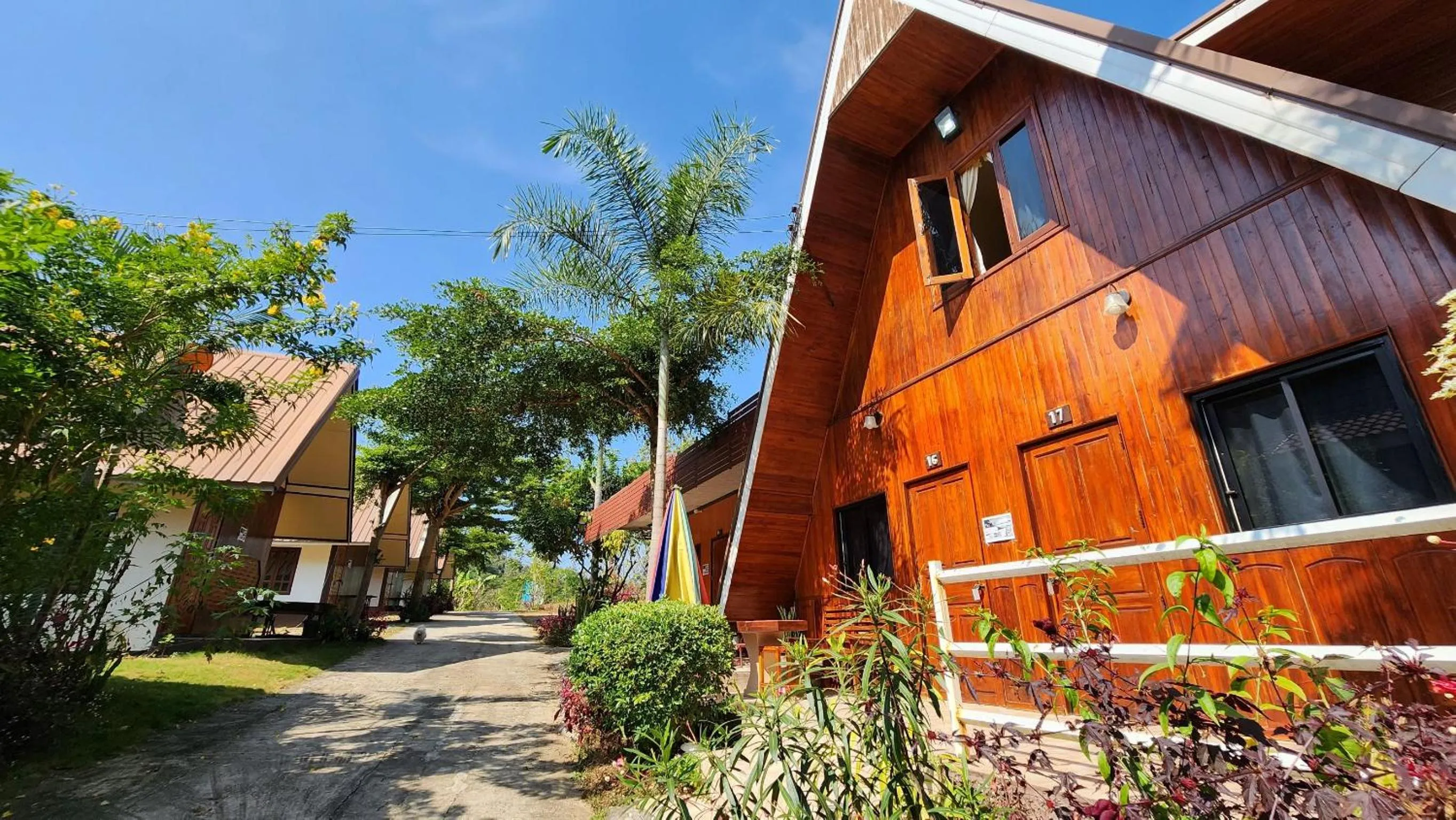 Bansuanphuhong Resort