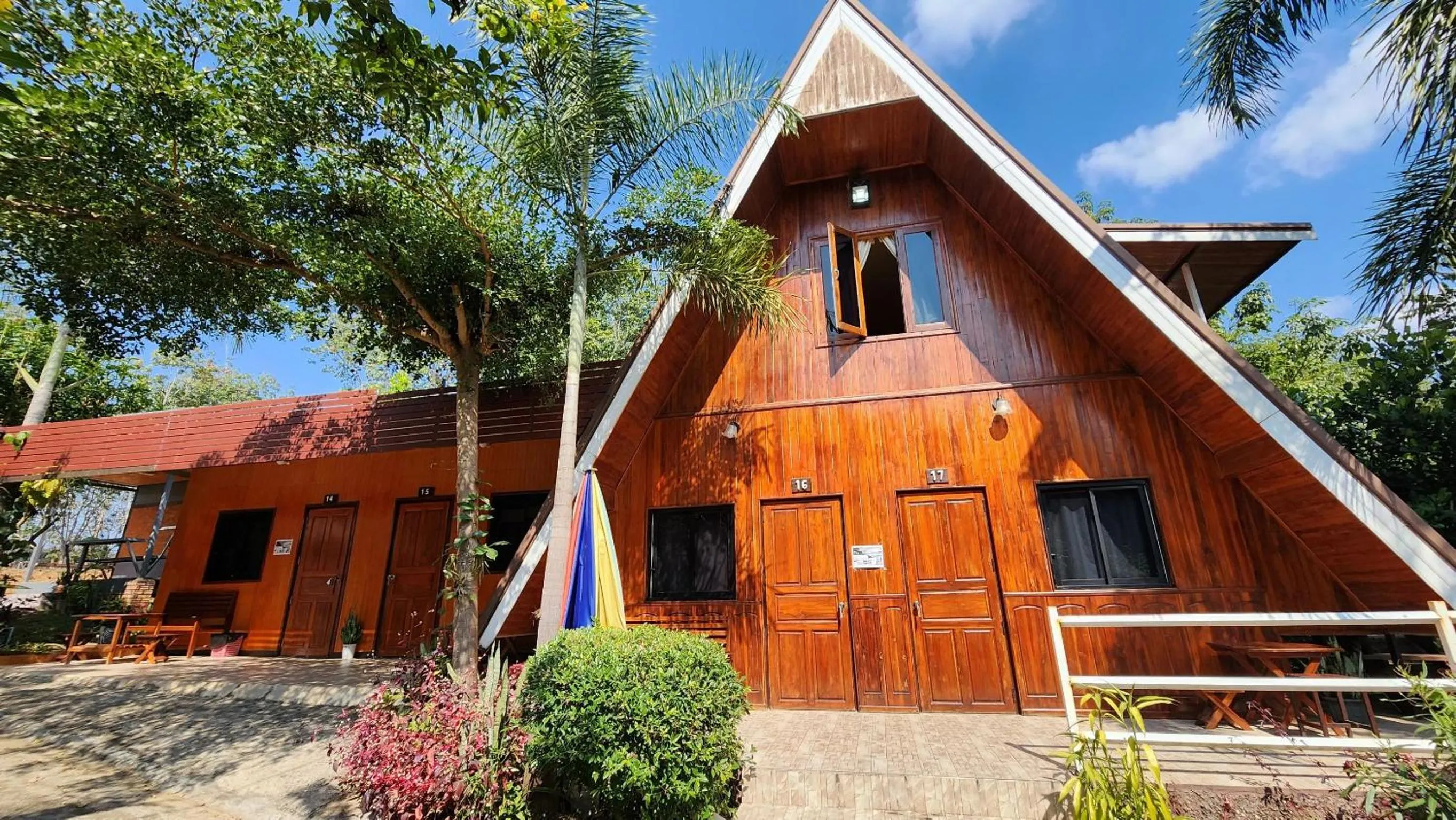 Bansuanphuhong Resort