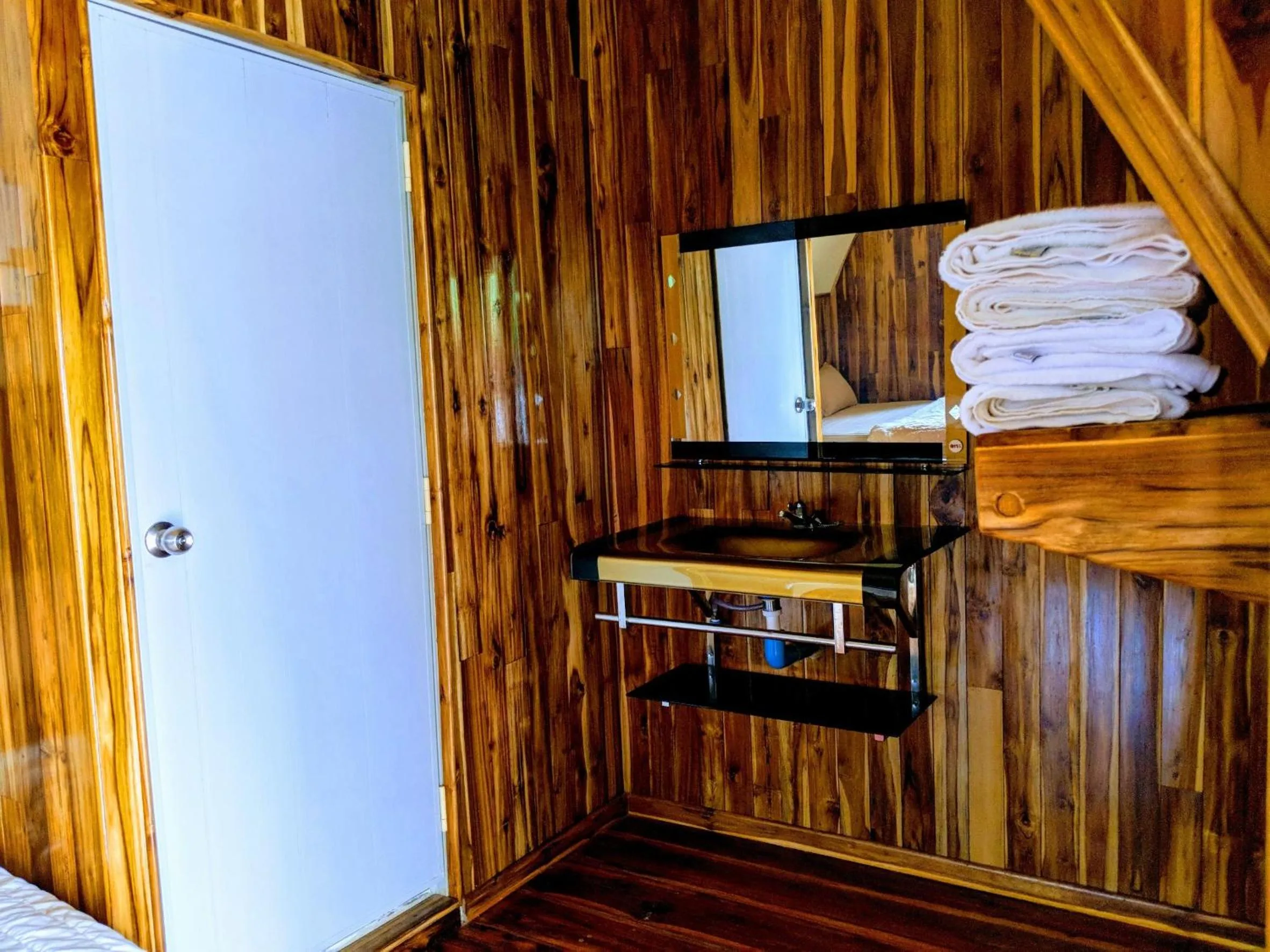 Bansuanphuhong Resort